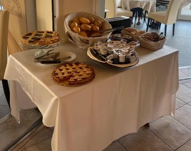 Buffet breakfast in Aparthotel Gioia