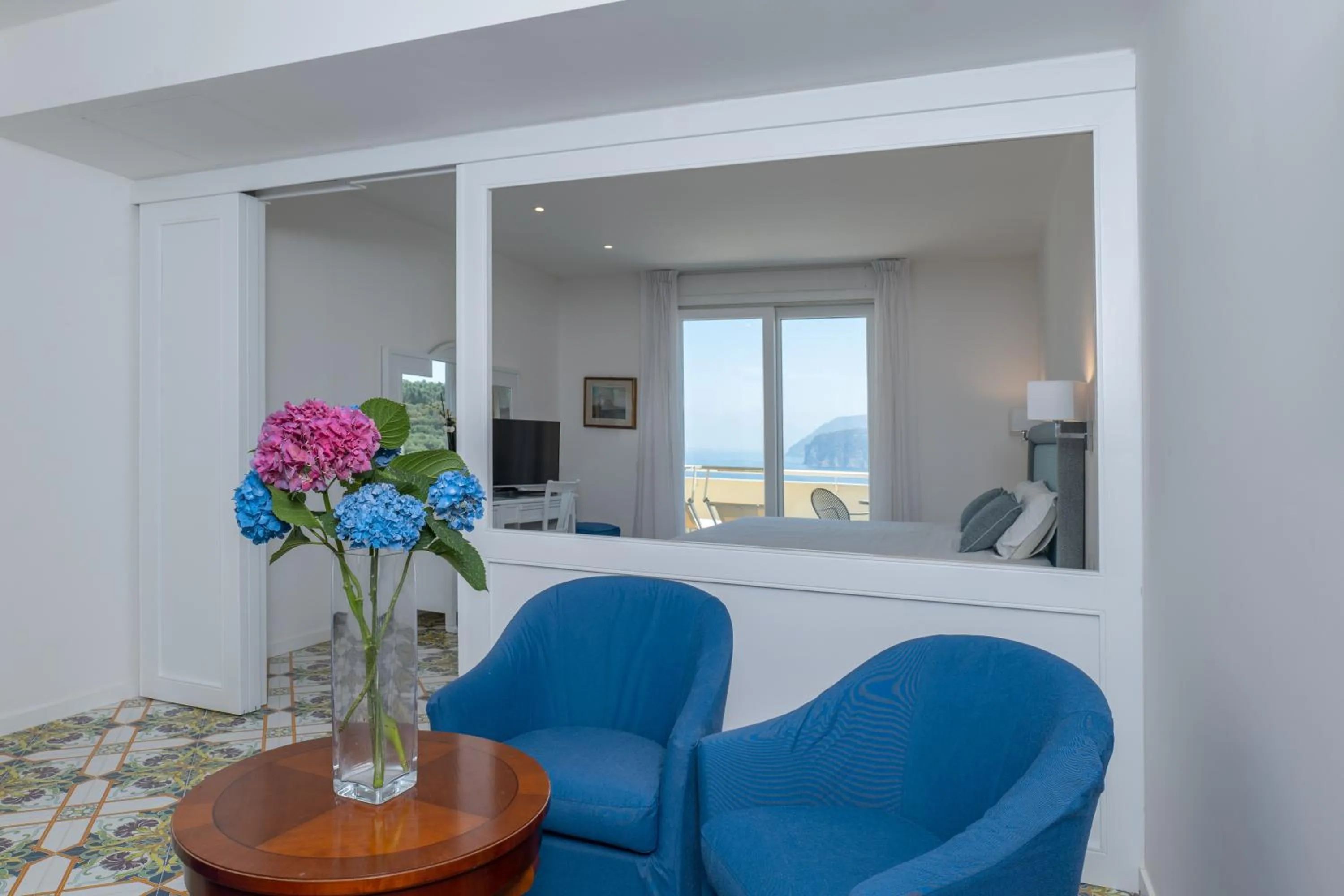 Bedroom in Grand Hotel Vesuvio