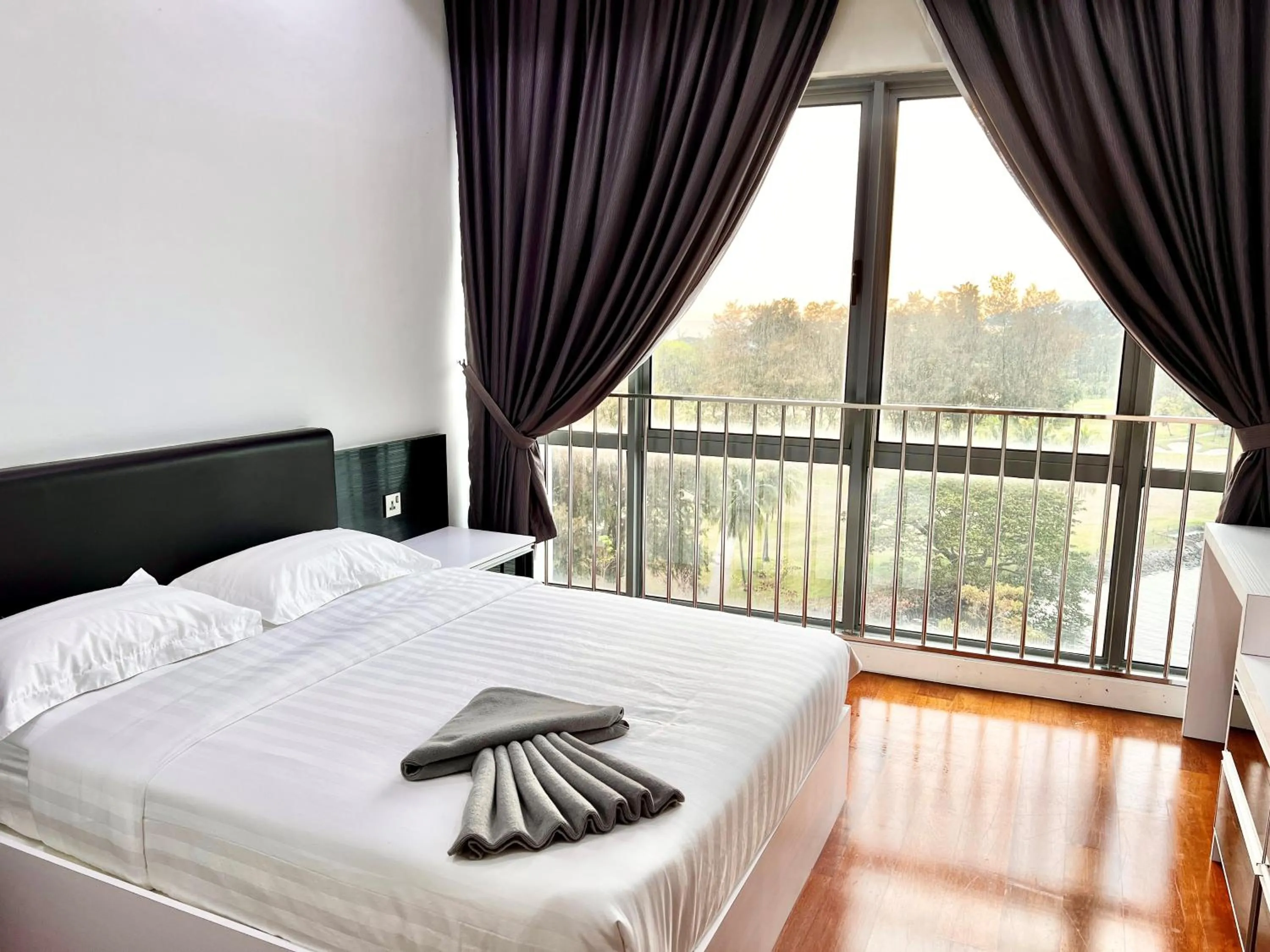 Bedroom, Bed in Deco Home @ Imago The Loft