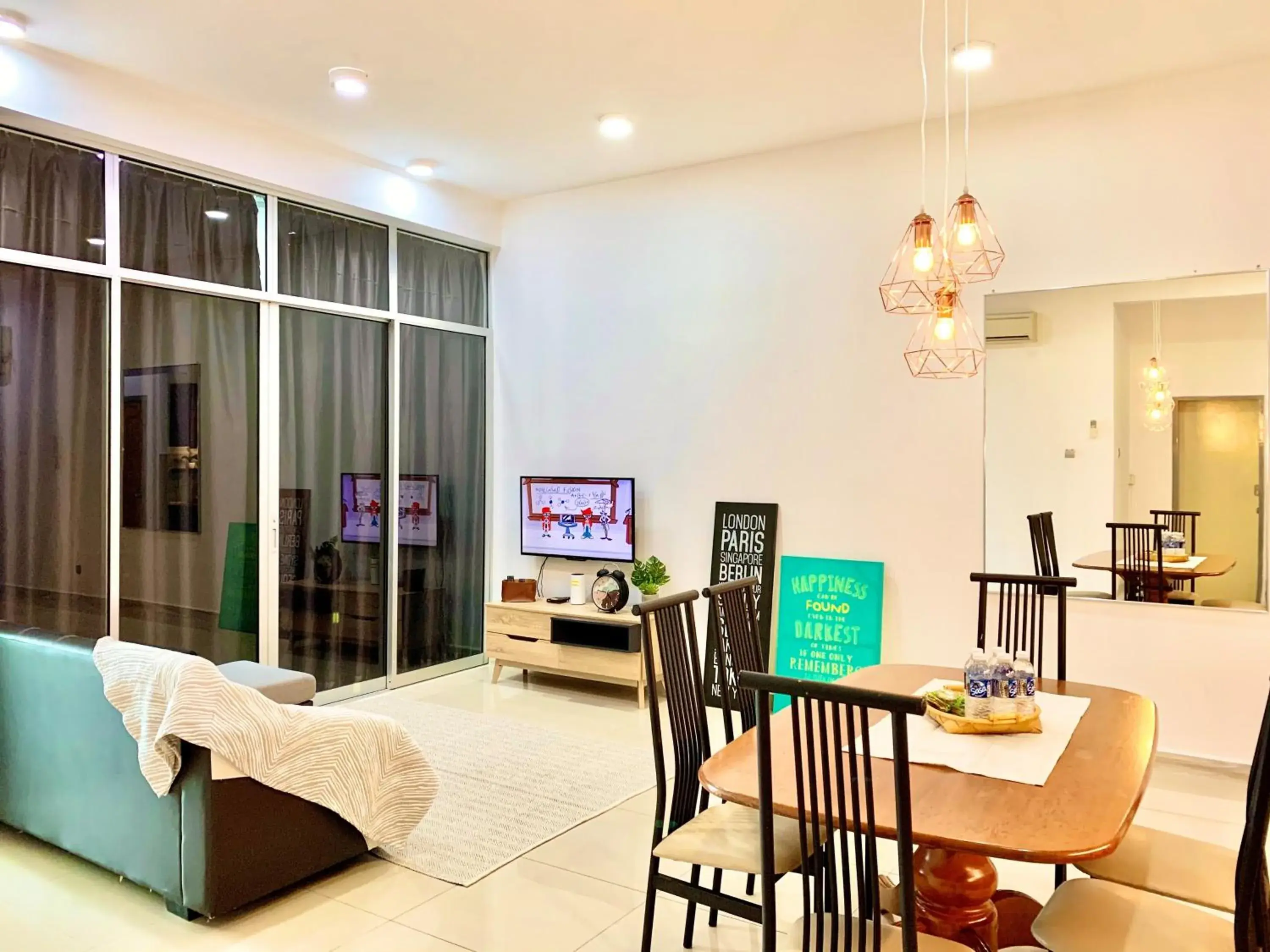 Three-Bedroom Apartment in Deco Home @ Imago The Loft Three-Bedroom Apartment in Deco Home @ Imago The Loft