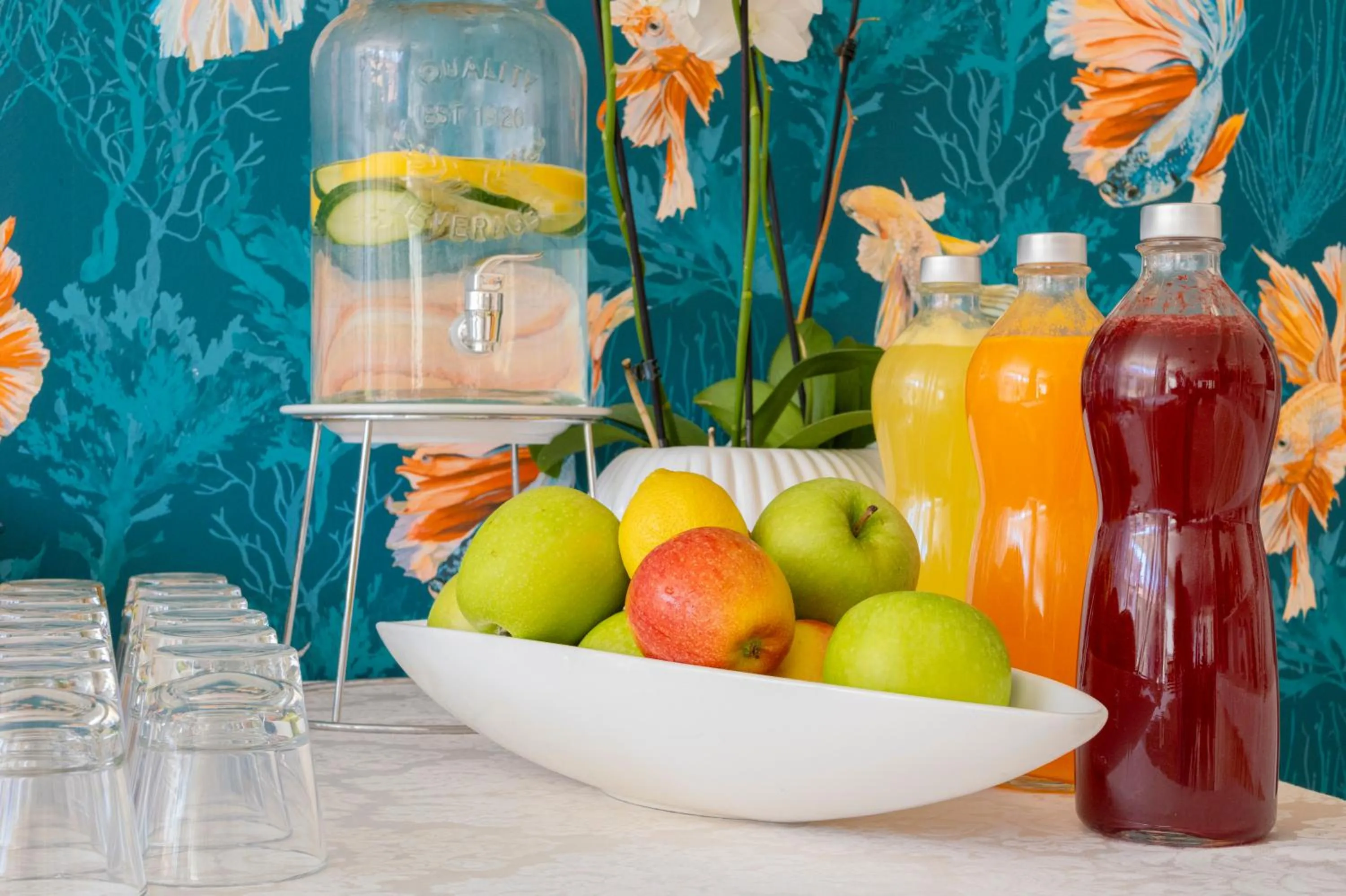 Food and drinks in Aura Living Hotel