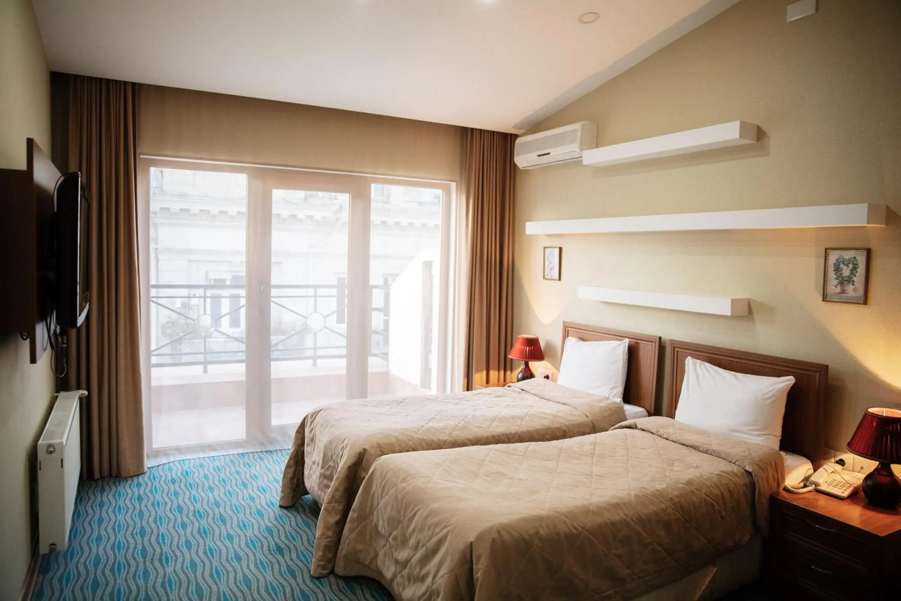 Twin Room with Balcony - single occupancy in Austin Hotel Baku Twin Room with Balcony - single occupancy in Austin Hotel Baku