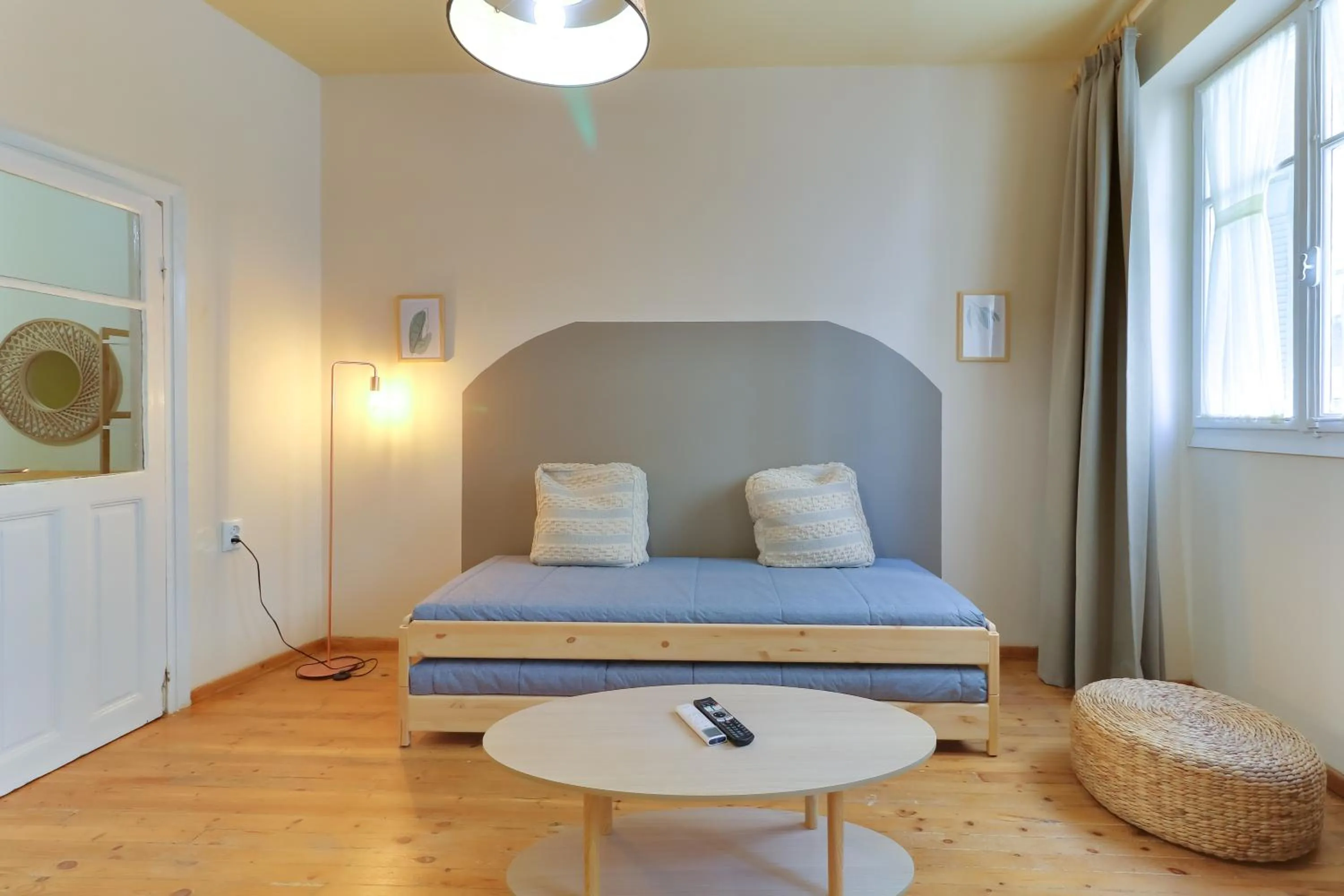 Living room, Bed in athensvintage