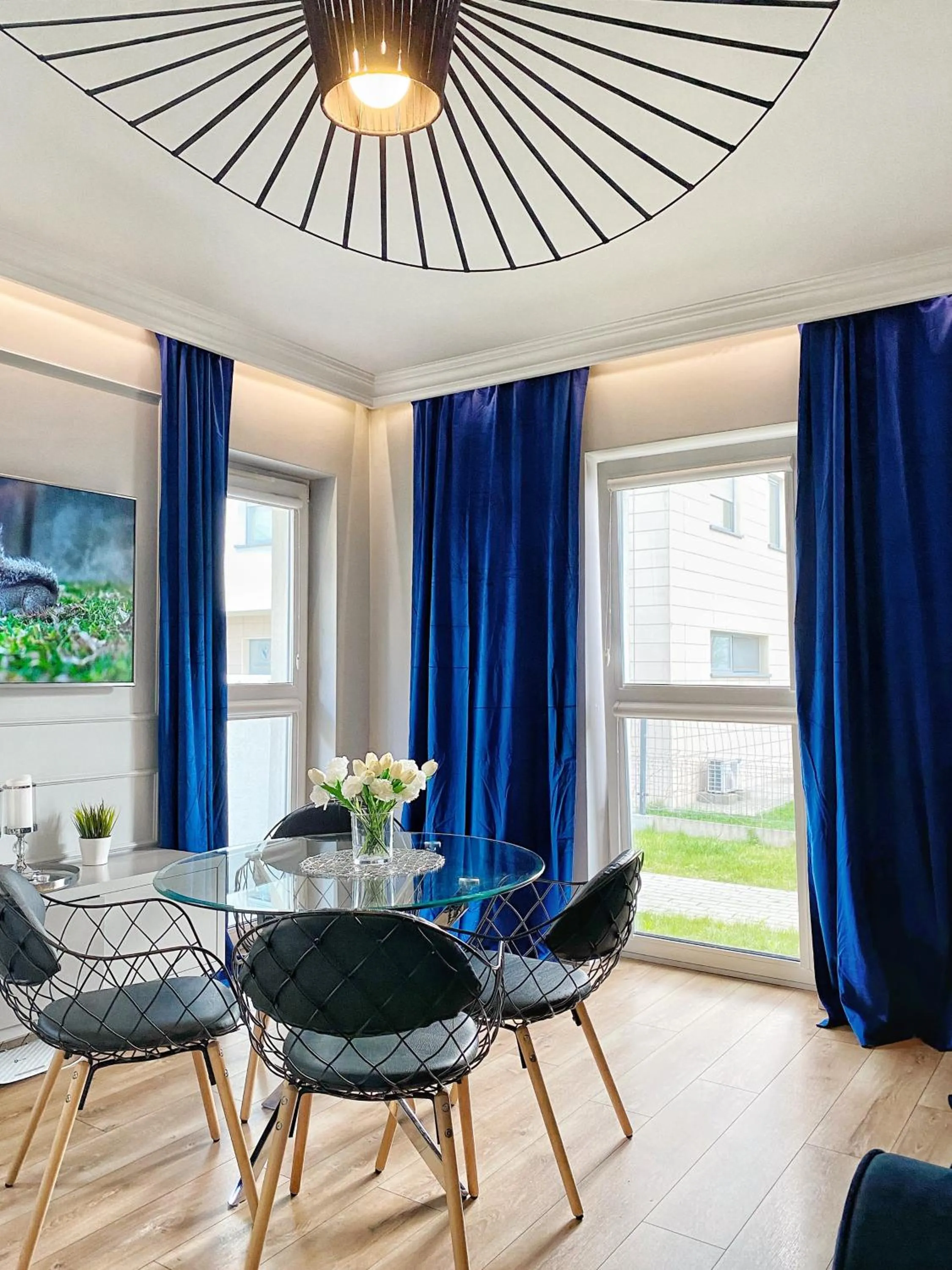 Communal lounge/ TV room in BP Gray Premium