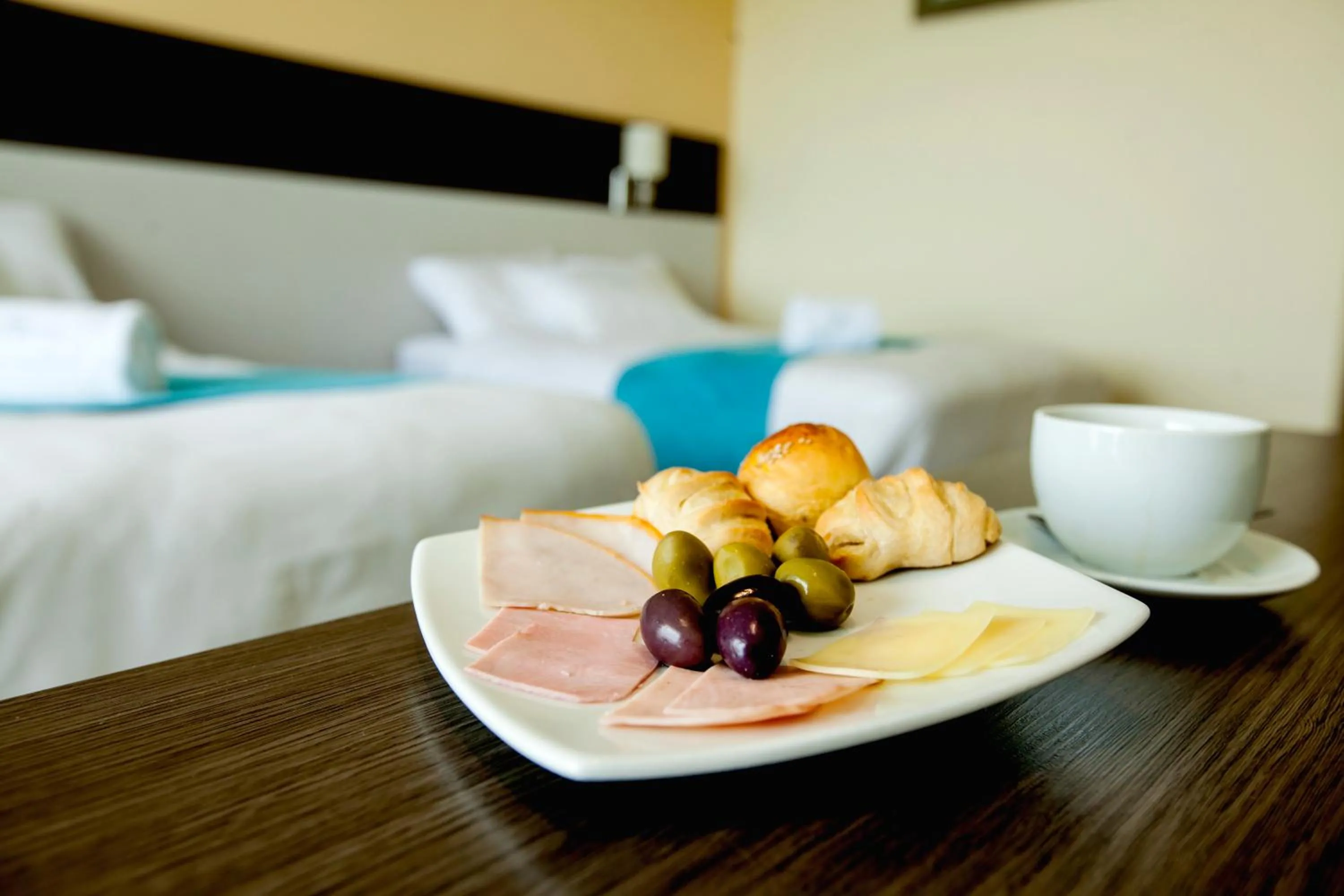 Photo of the whole room, Bed in Hotel Maresta Lodge - Hotel Asociado Casa Andina