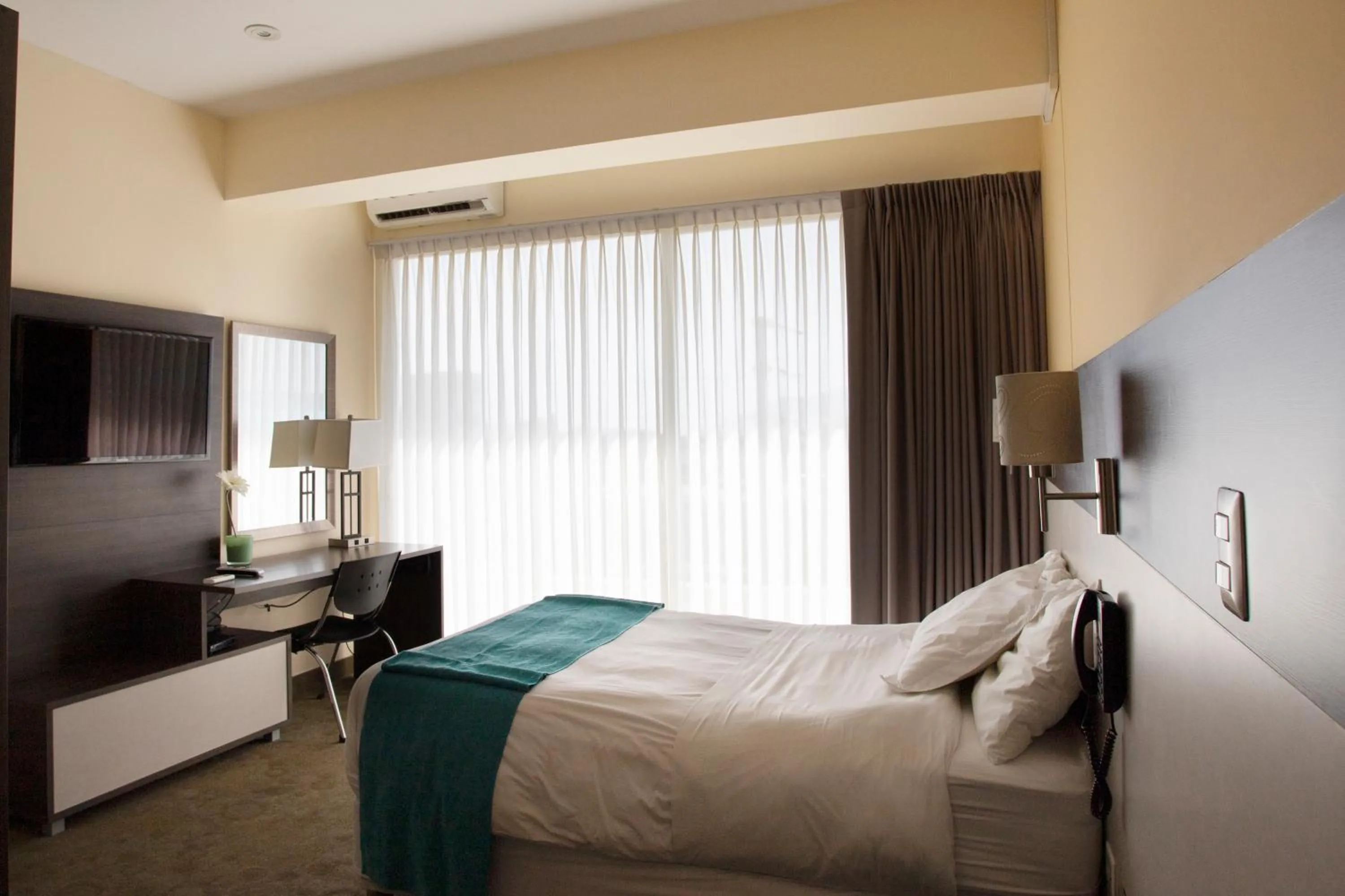 Photo of the whole room, Bed in Hotel Maresta Lodge - Hotel Asociado Casa Andina