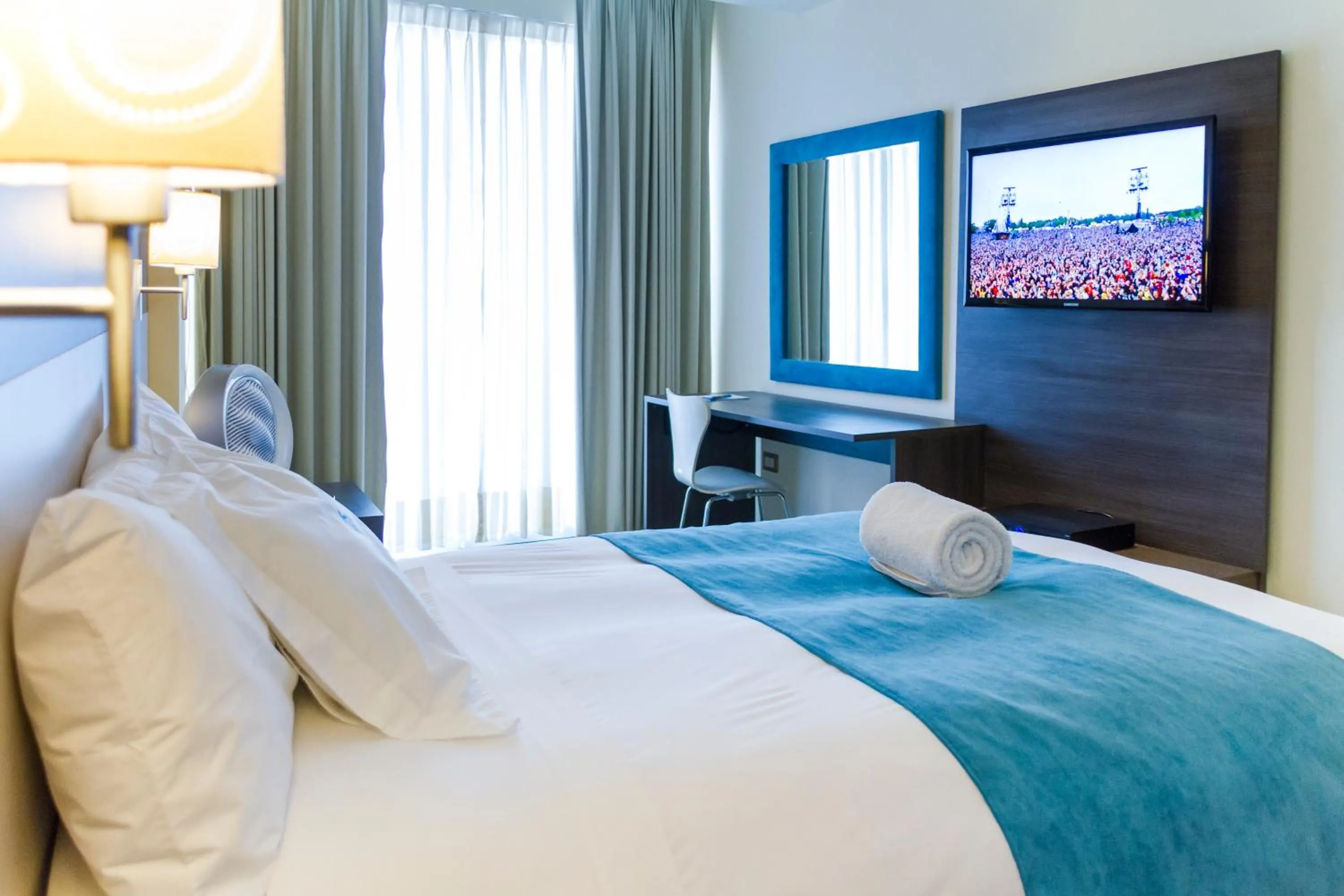 Photo of the whole room, Bed in Hotel Maresta Lodge - Hotel Asociado Casa Andina