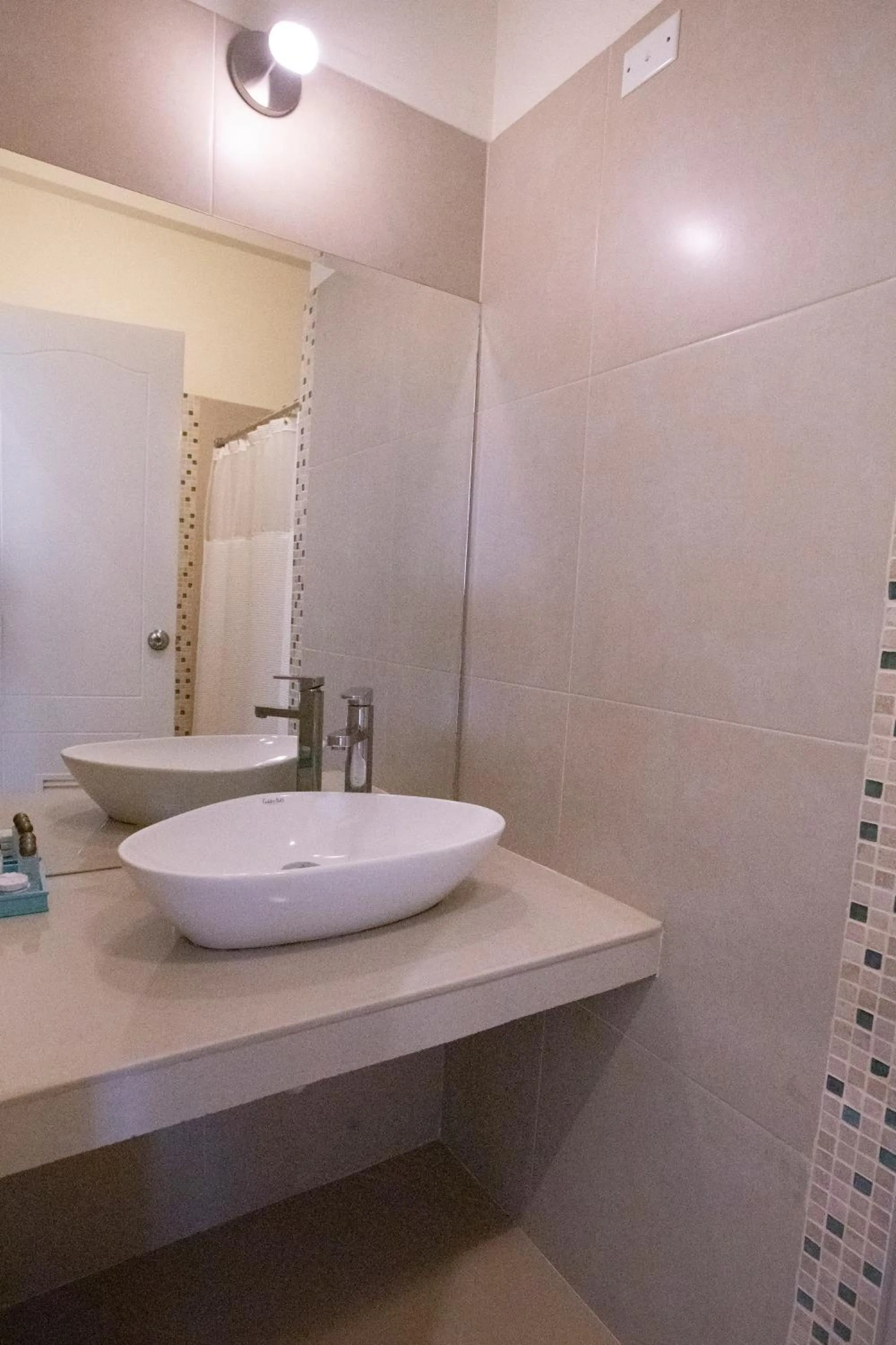 Bathroom in Hotel Maresta Lodge - Hotel Asociado Casa Andina