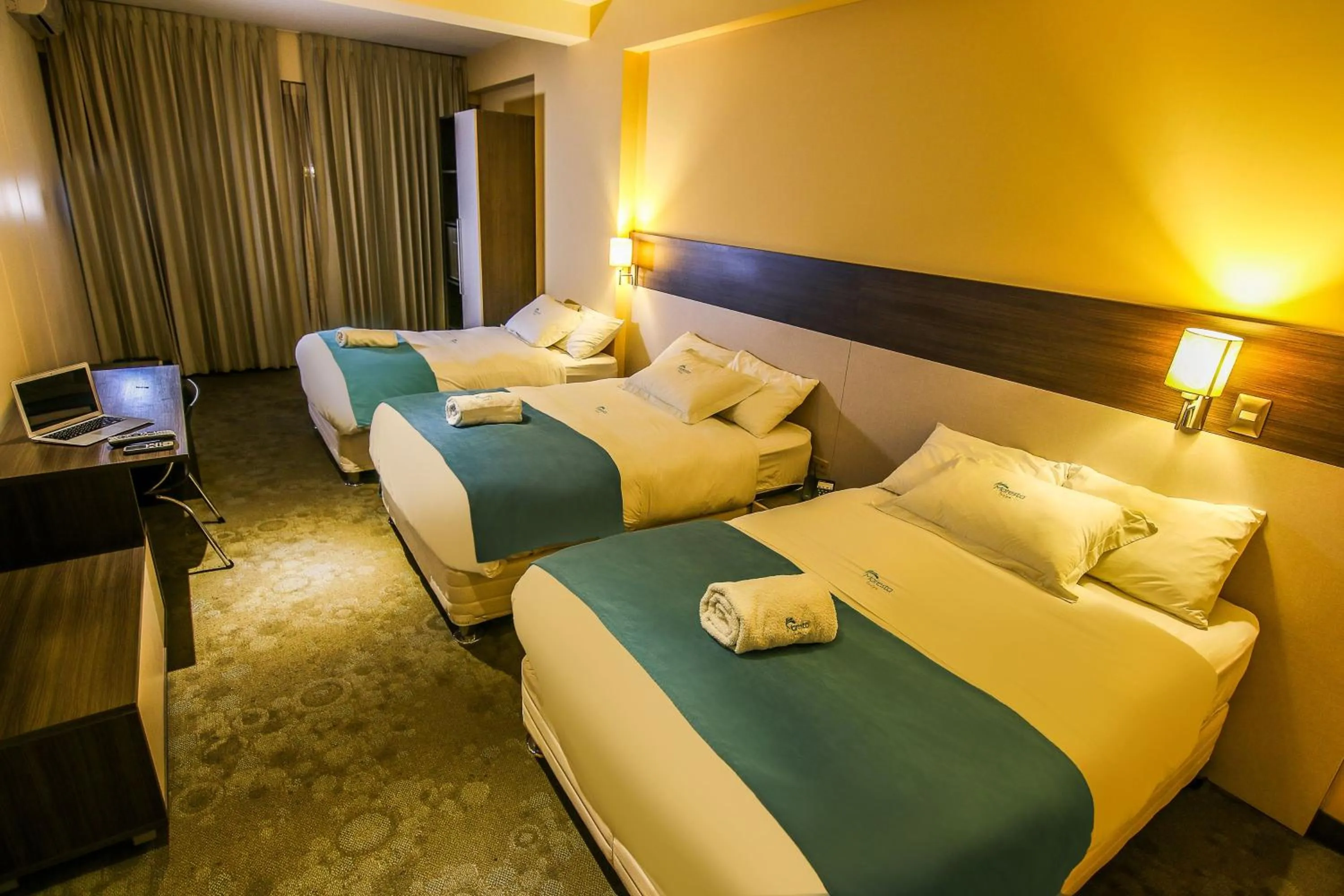 Photo of the whole room, Bed in Hotel Maresta Lodge - Hotel Asociado Casa Andina