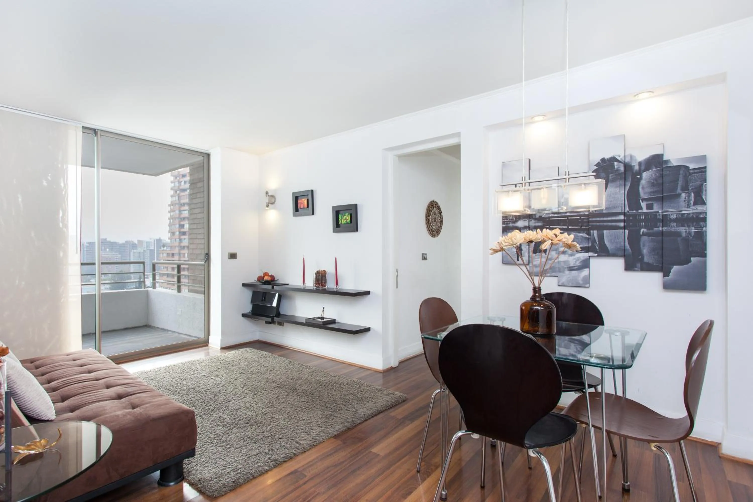 Dining area in myLUXAPART Las Condes