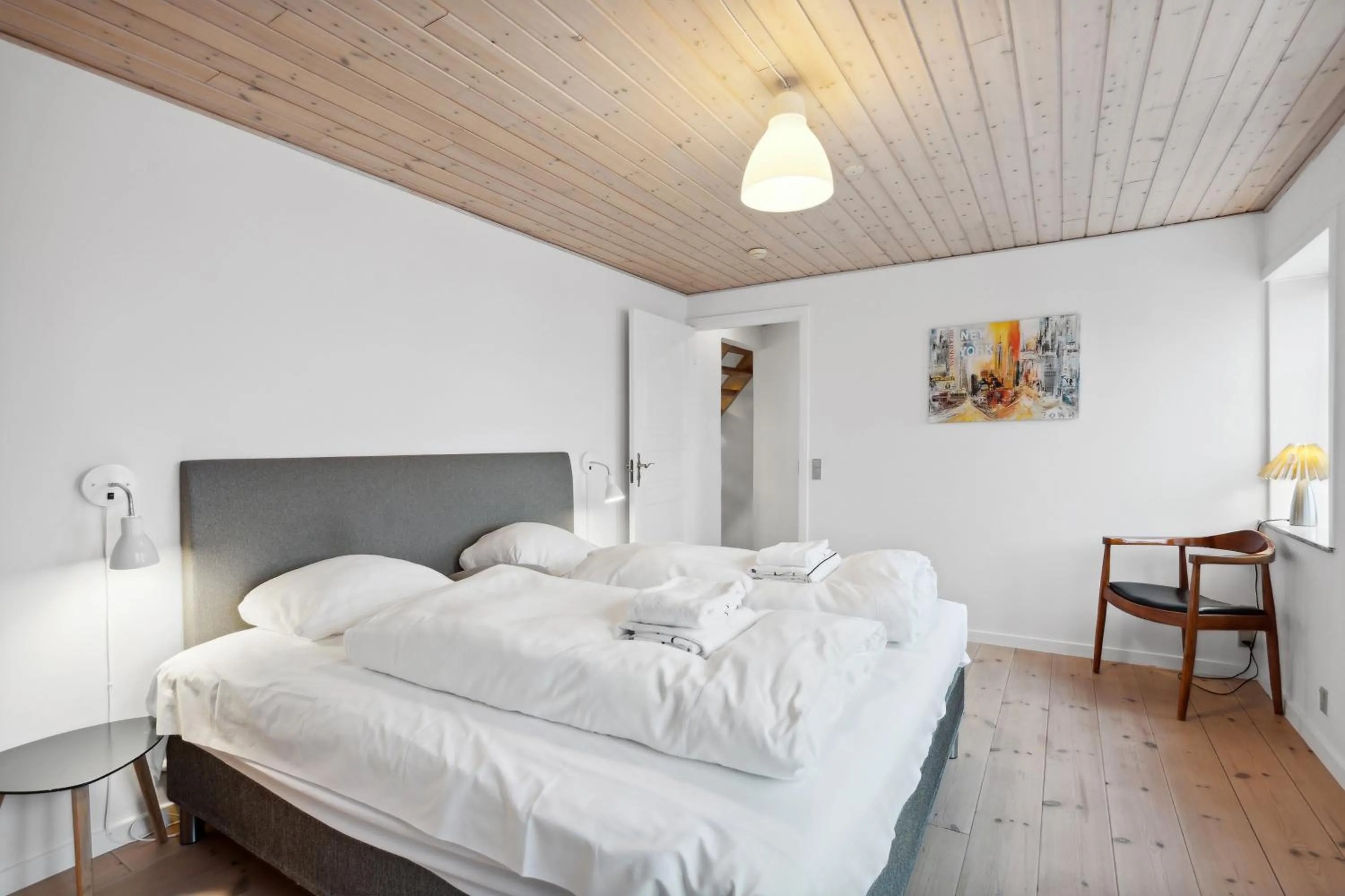 Bed in City Harbour House