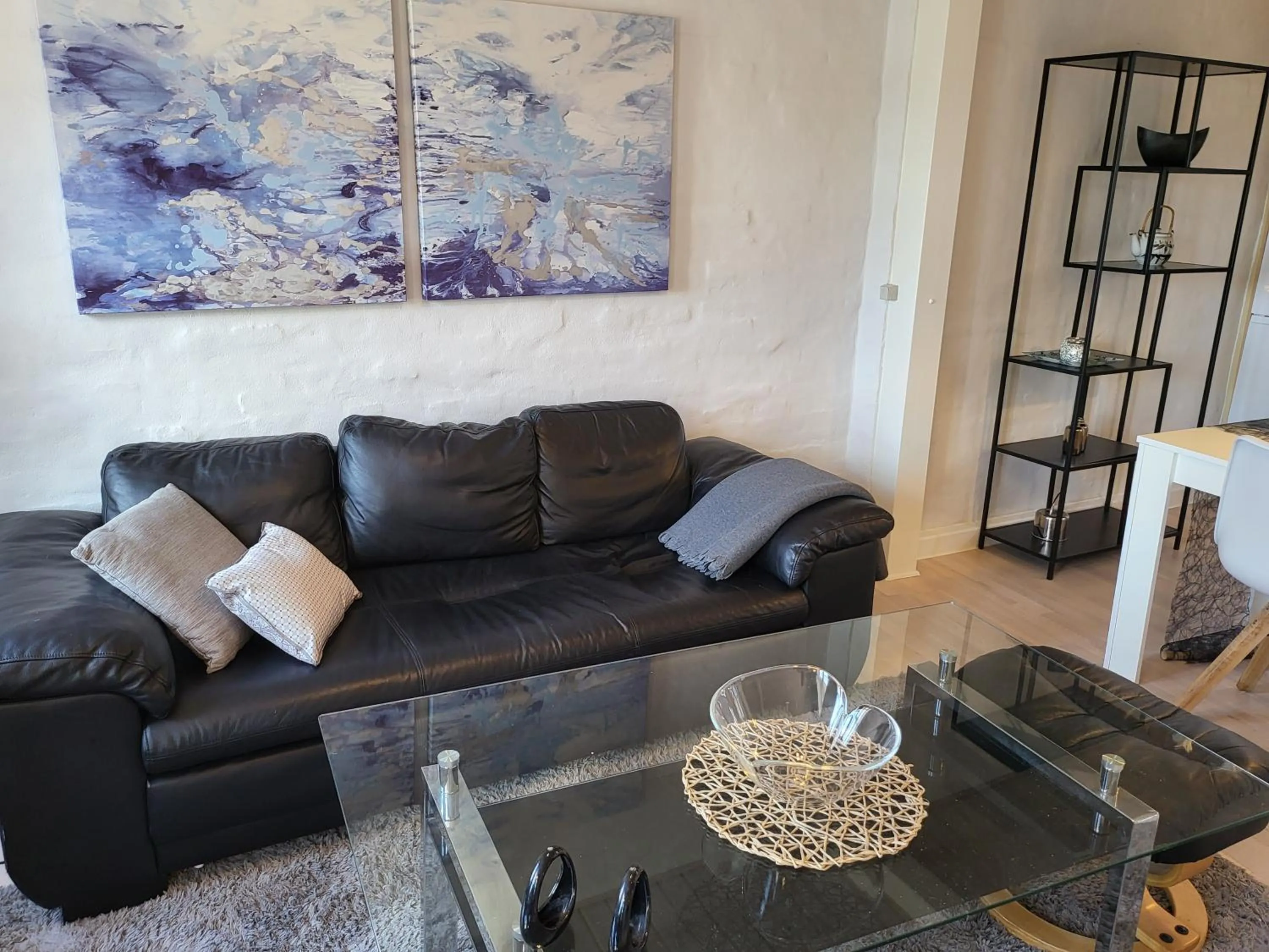 Living room in City Harbour House