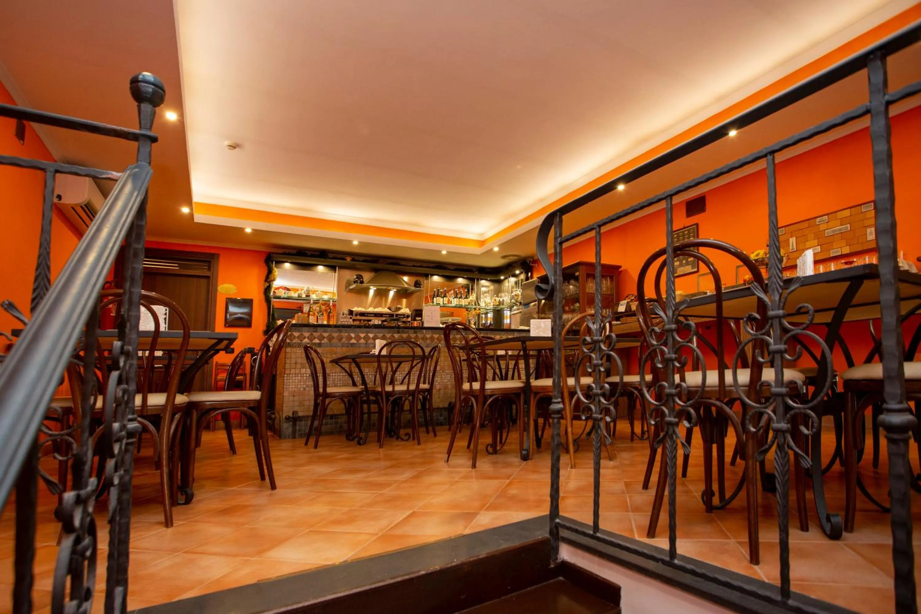 Lounge or bar in Hotel Neapolis