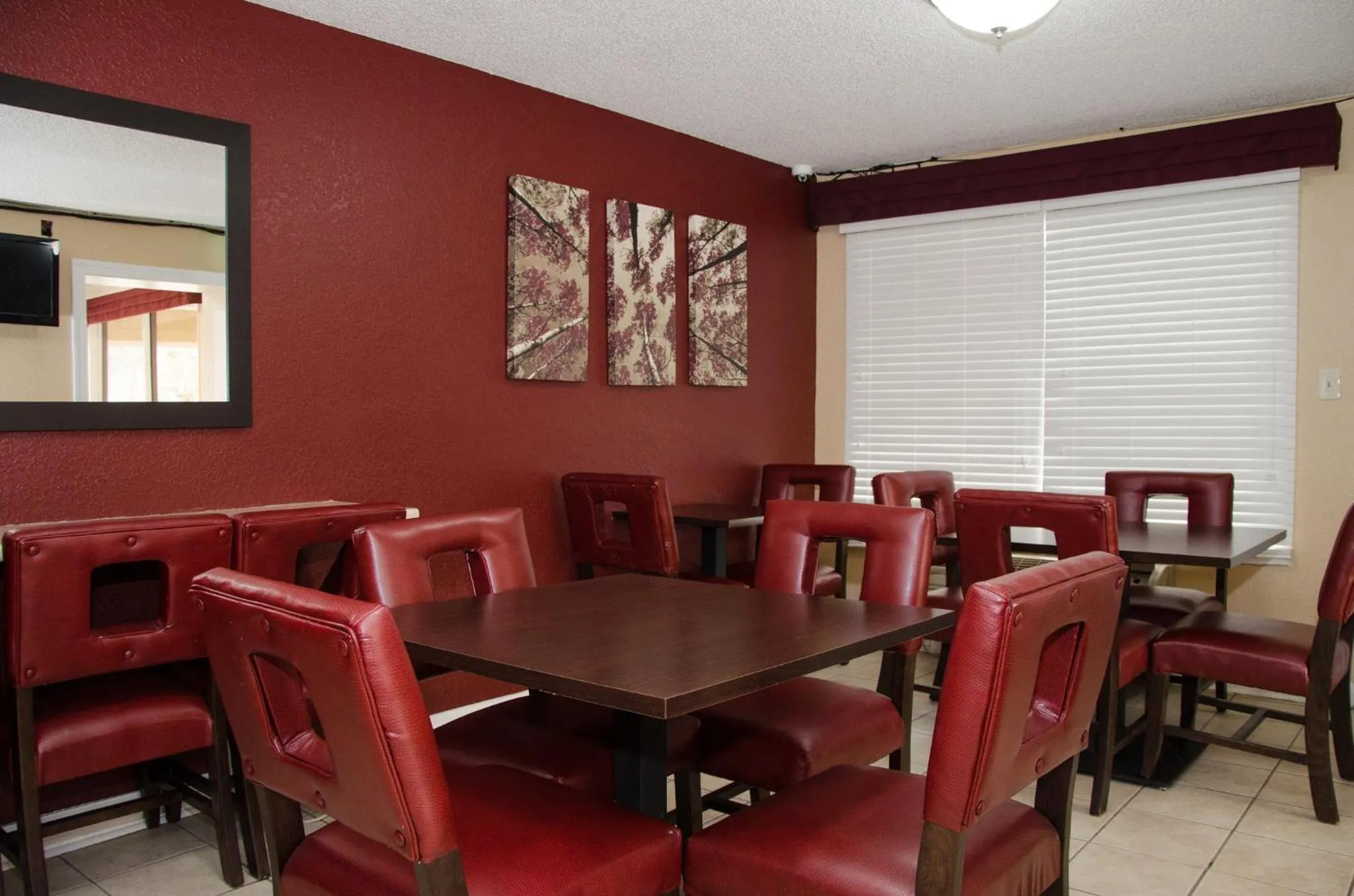 Breakfast in Red Roof Inn Williamsburg