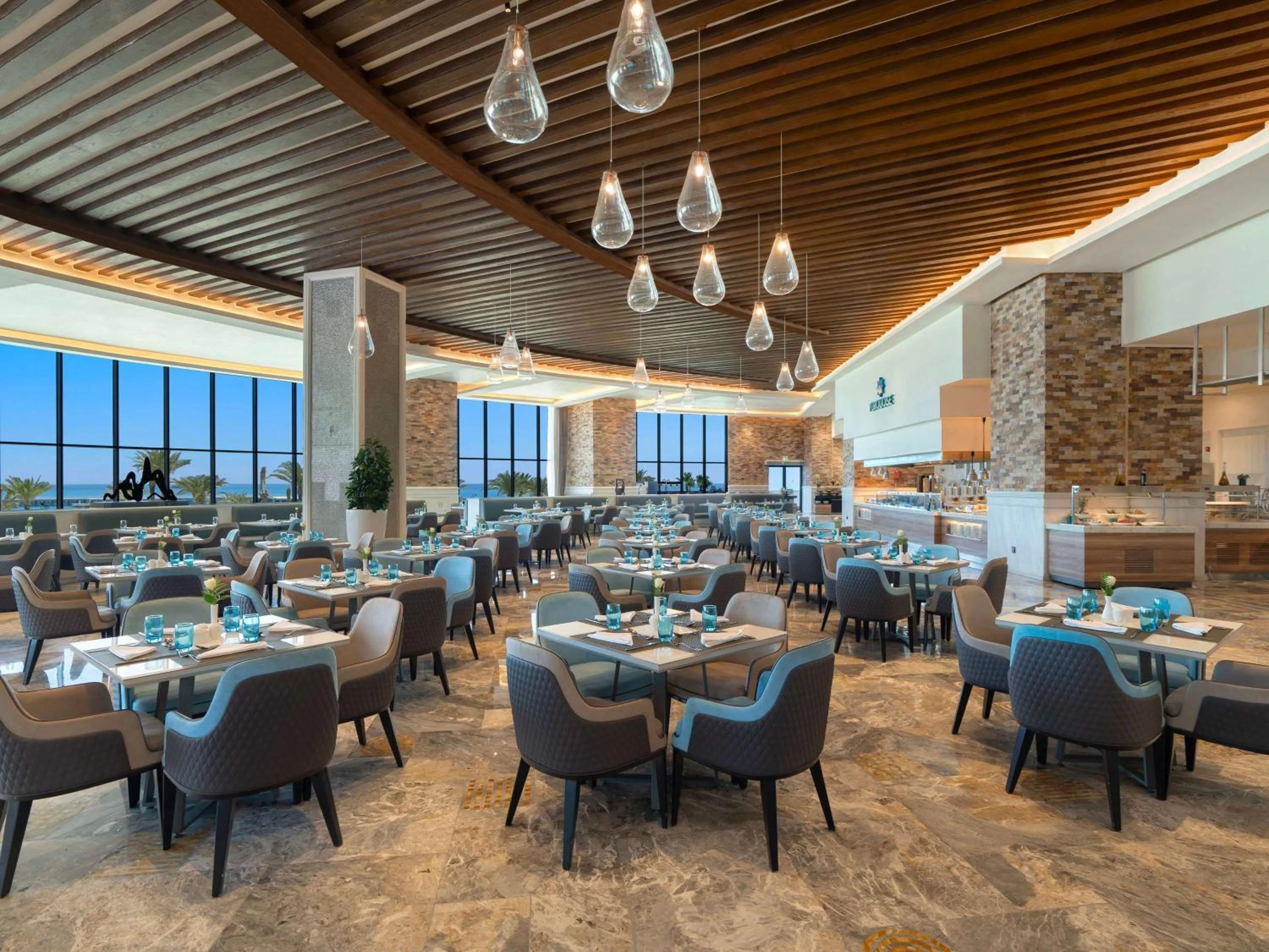 Restaurant/places to eat in Regal Heights Hotel