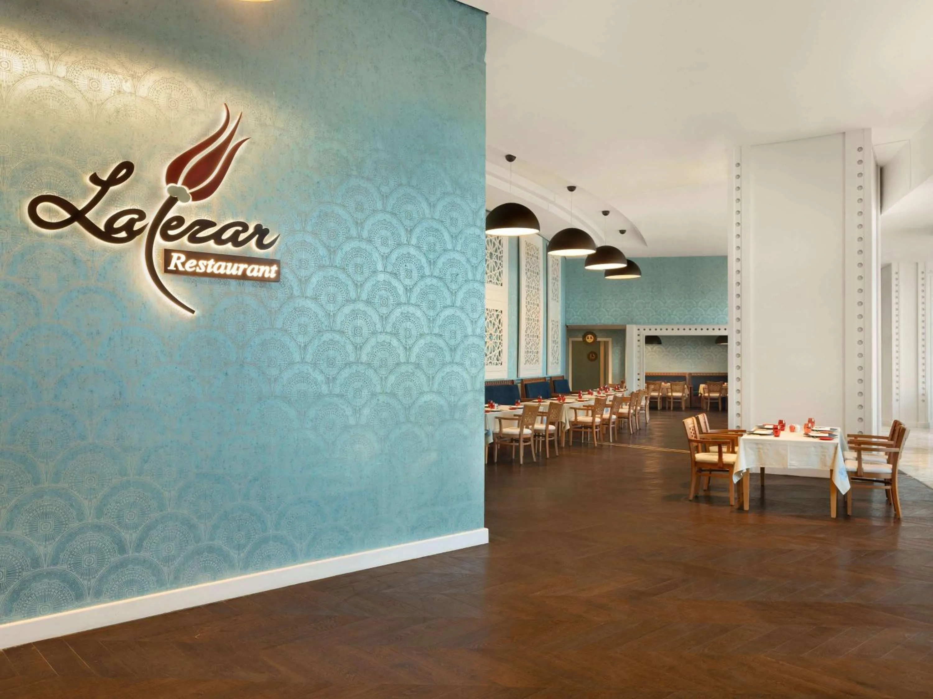 Restaurant/places to eat in Regal Heights Hotel