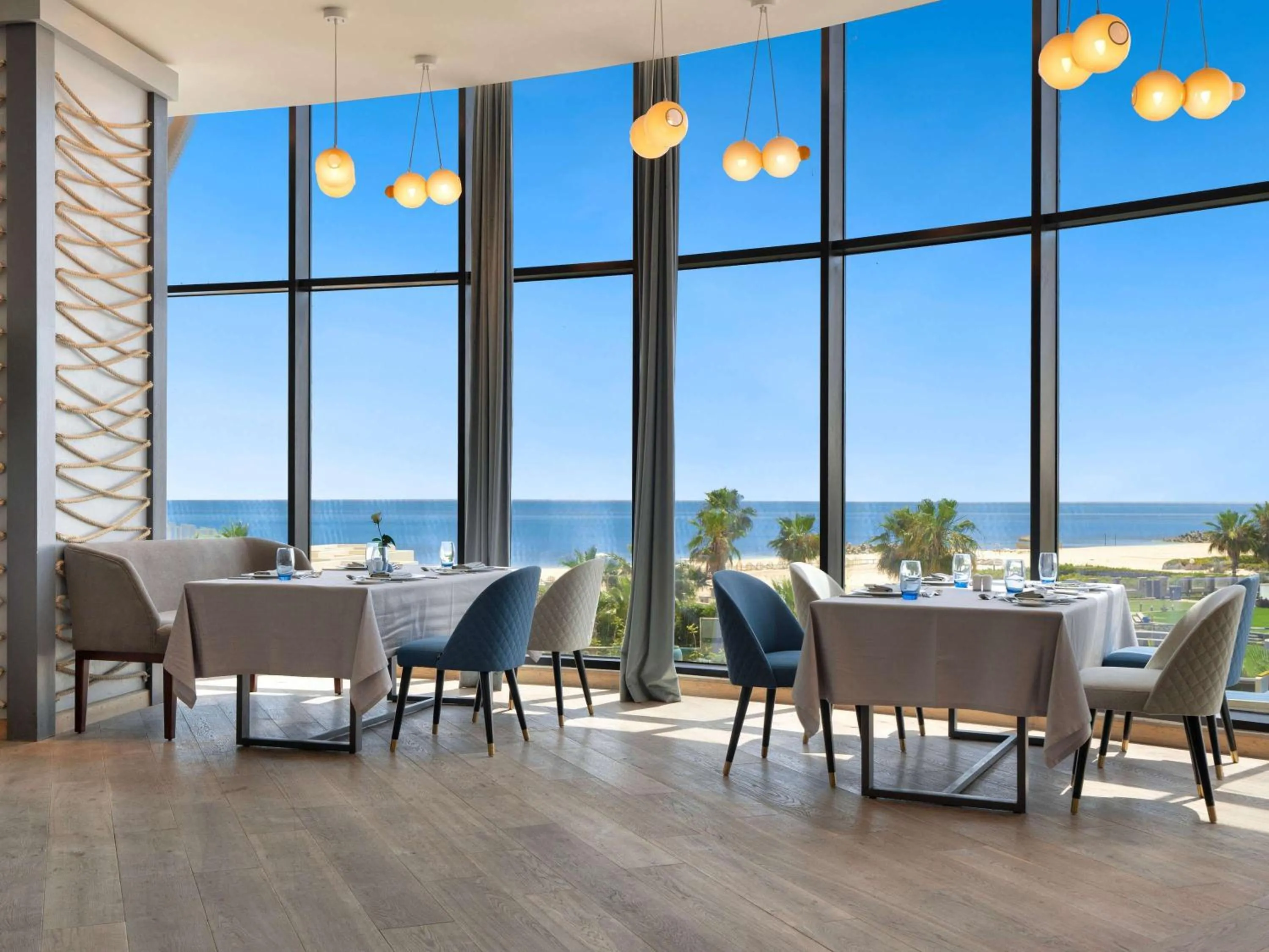 Restaurant/places to eat in Regal Heights Hotel