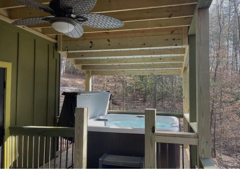 Hot Tub in Woodstock Manor