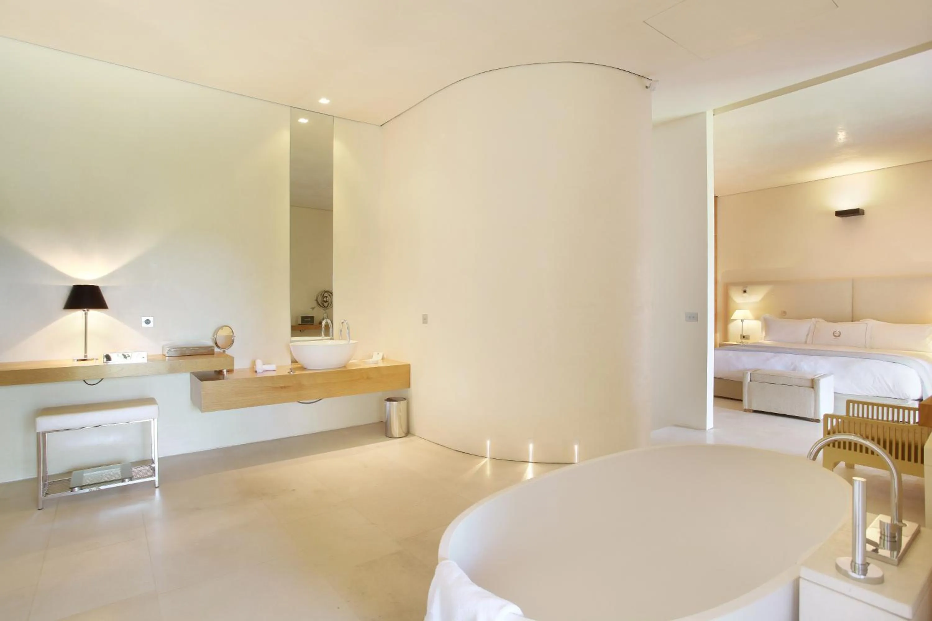 Bathroom, Bed in MUSE Saint Tropez - Small Luxury Hotels of the World
