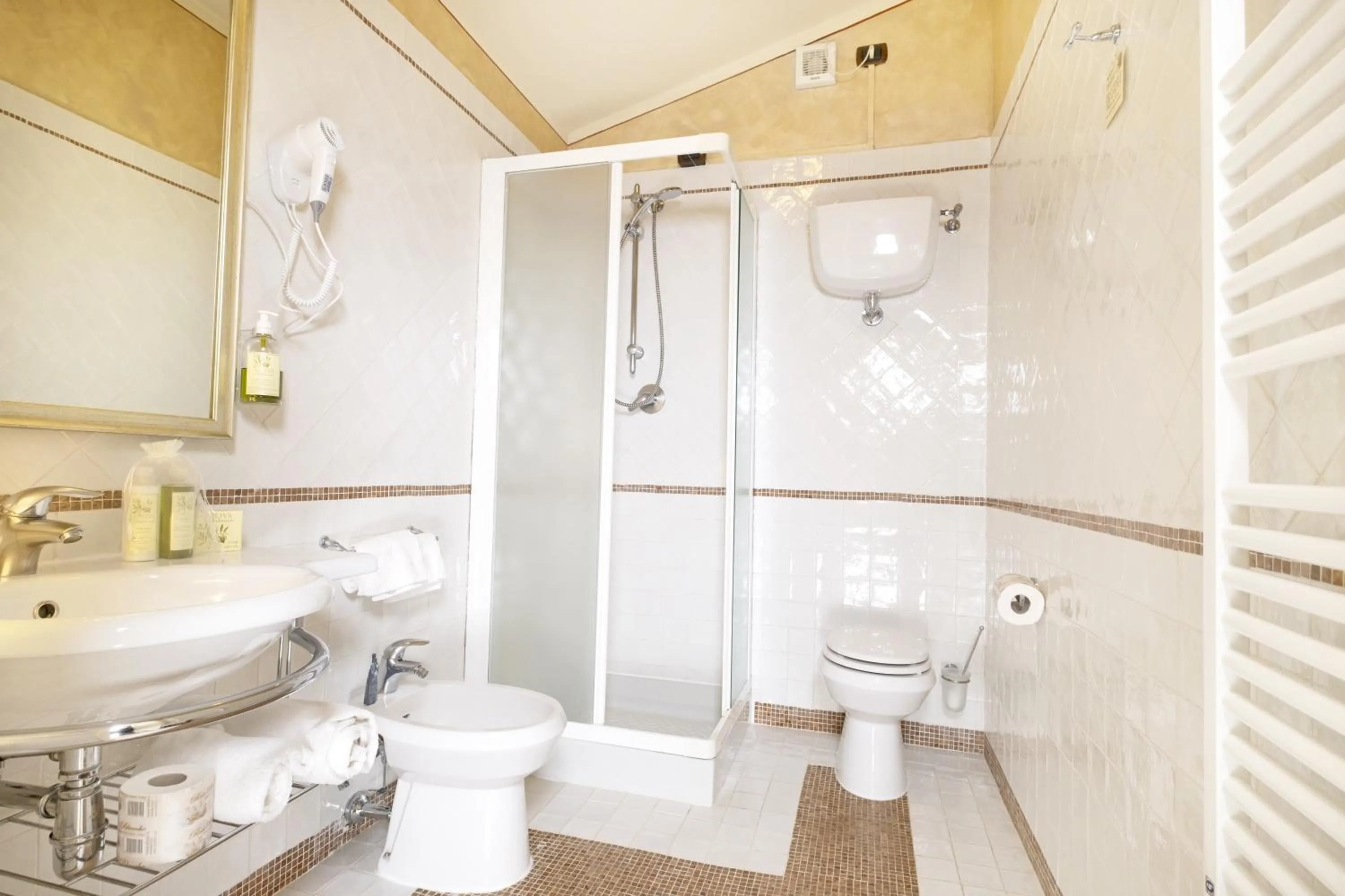 Shower in Borgo Grondaie