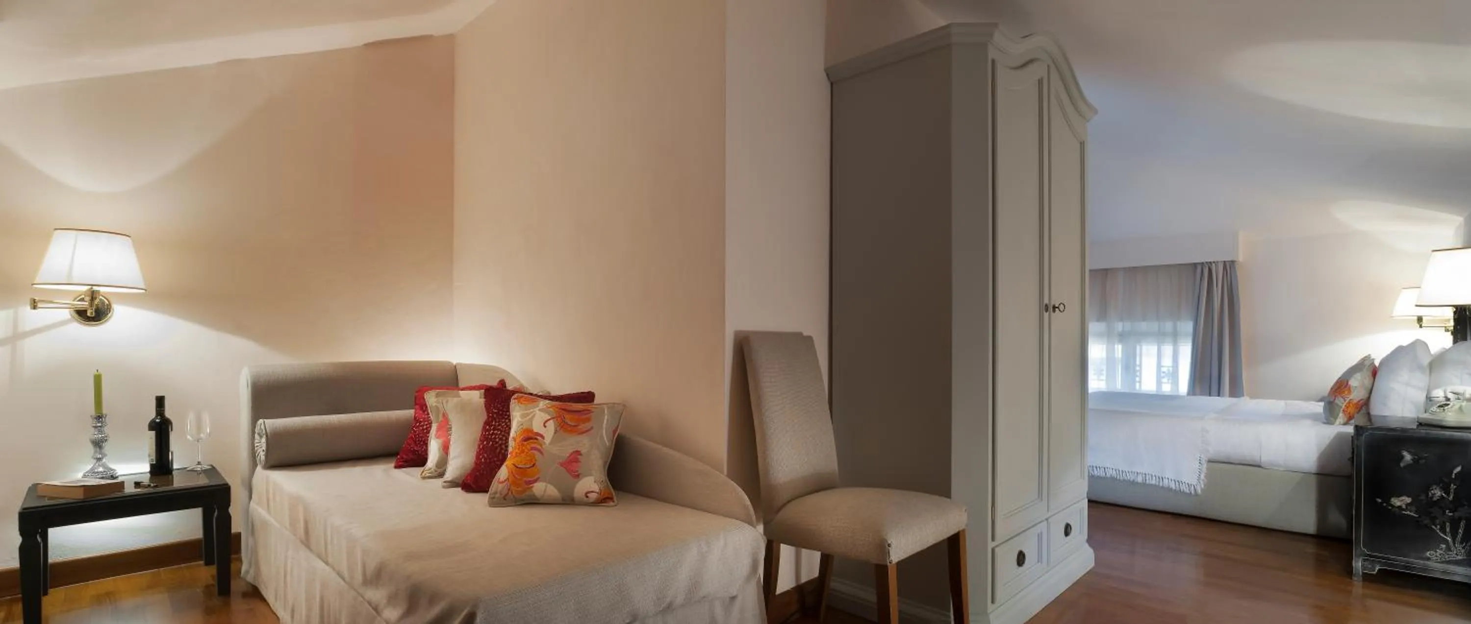 Photo of the whole room, Bed in La Villa