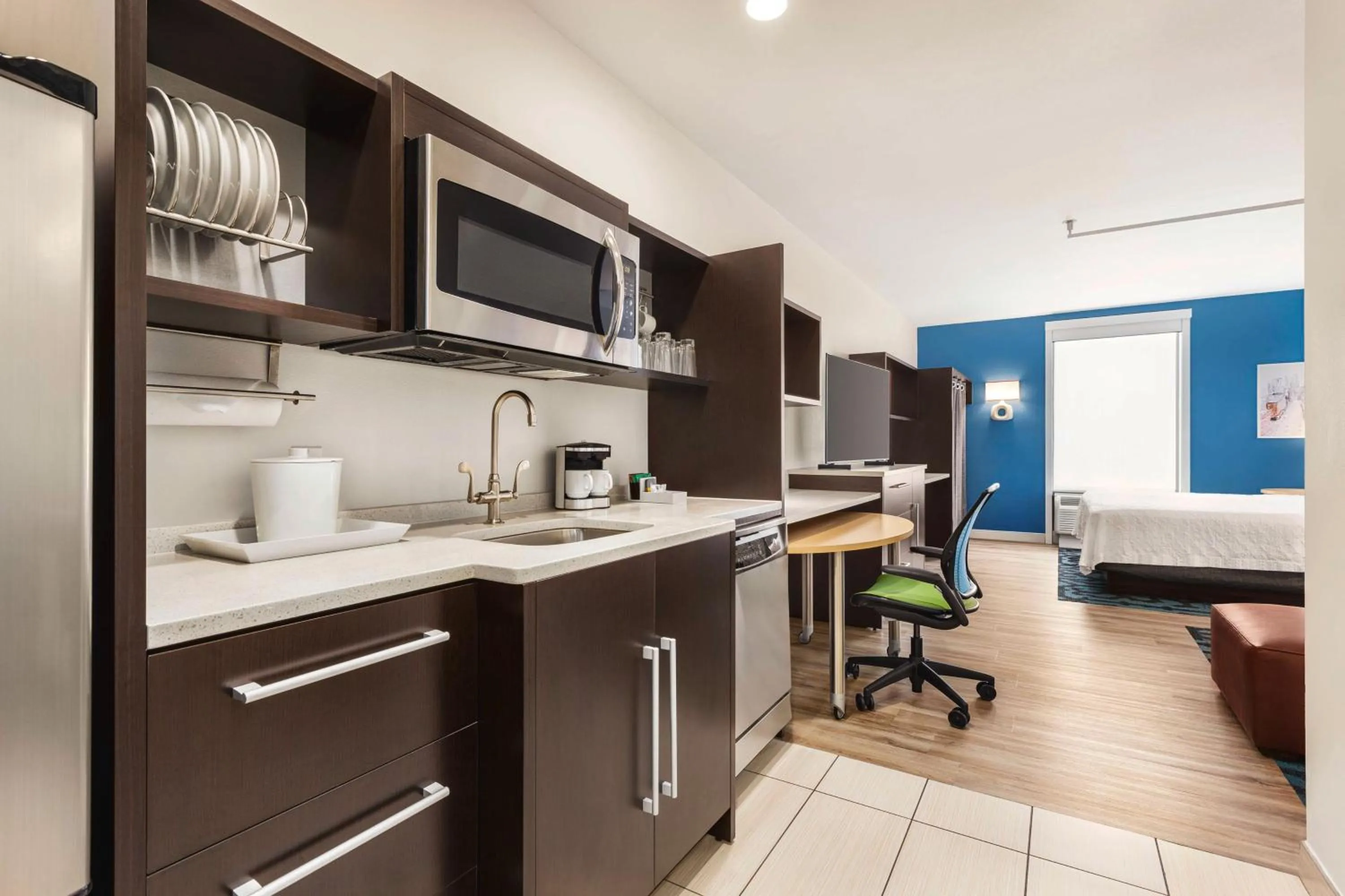 Bedroom in Home2 Suites Long Island City/Manhattan View