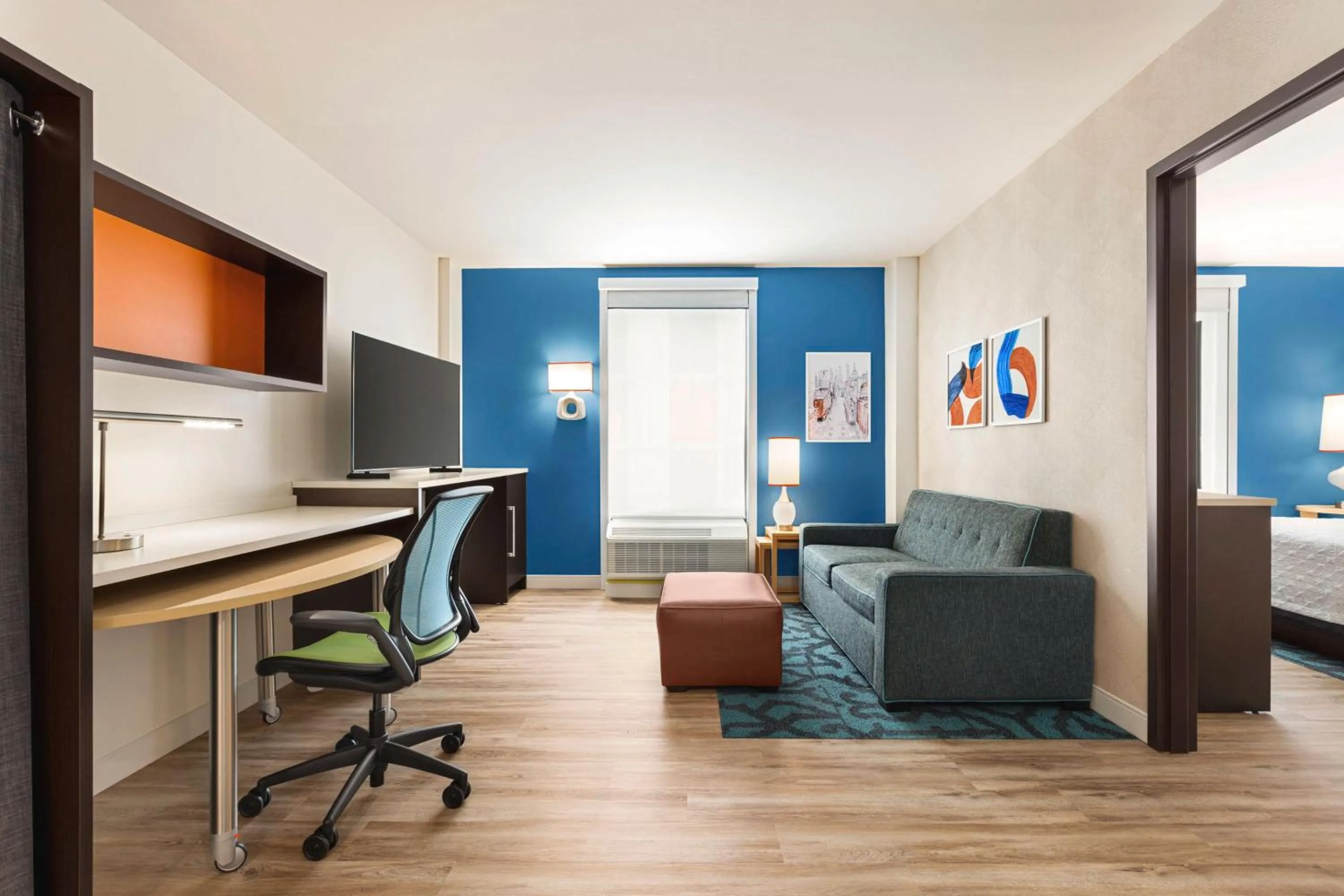 Bedroom in Home2 Suites Long Island City/Manhattan View