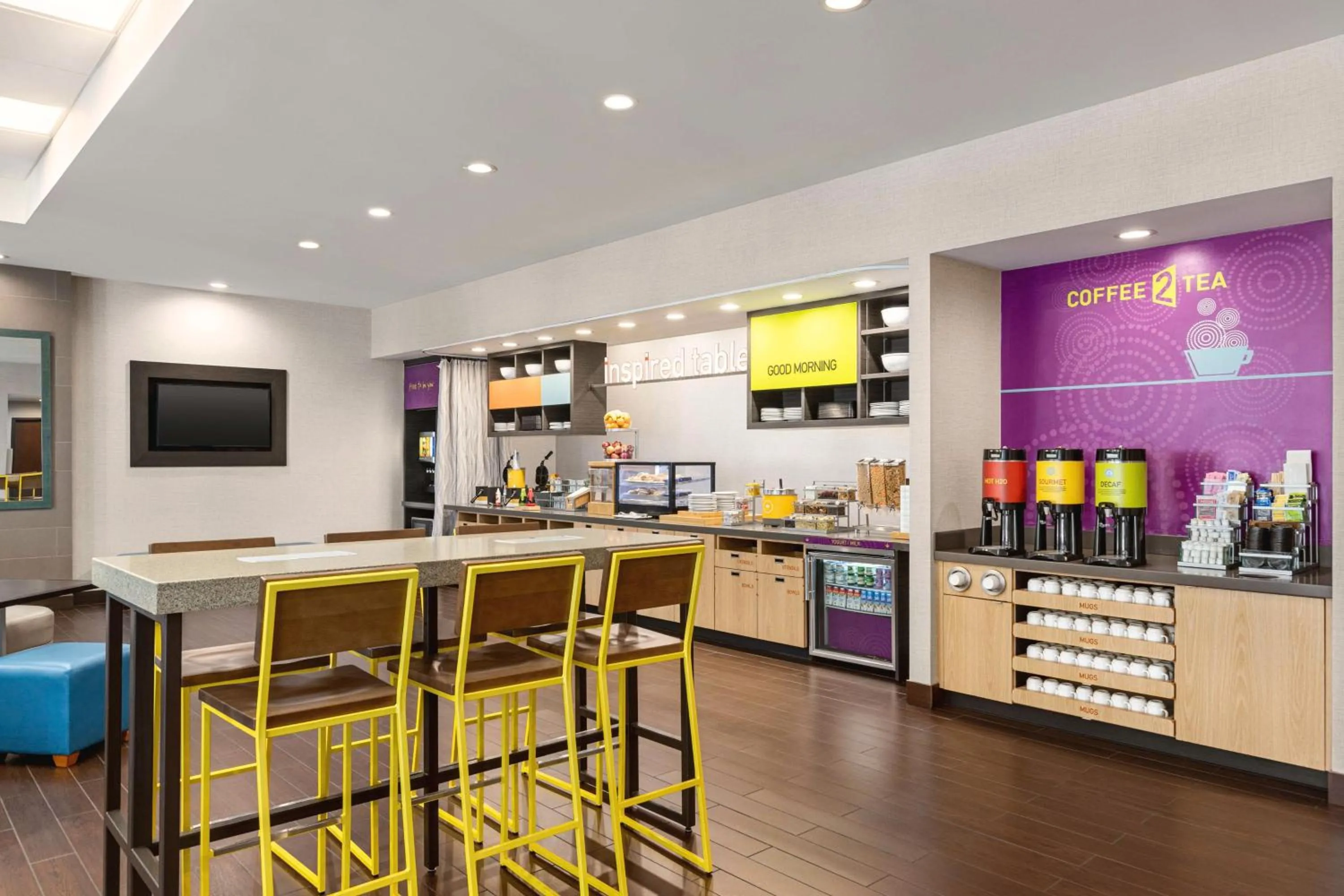 Breakfast in Home2 Suites Long Island City/Manhattan View