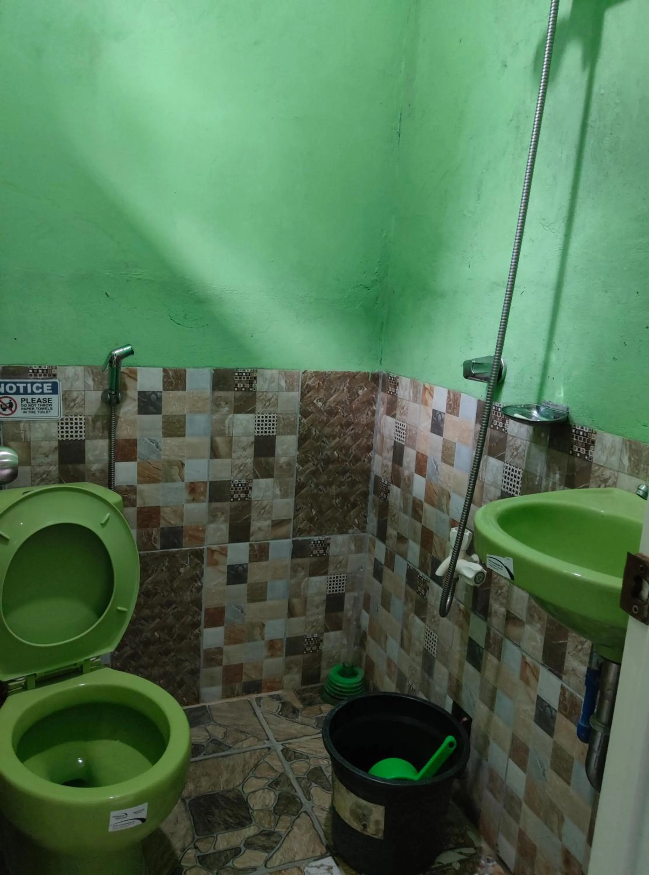 Toilet in SHENAMAE Pension&Apartel