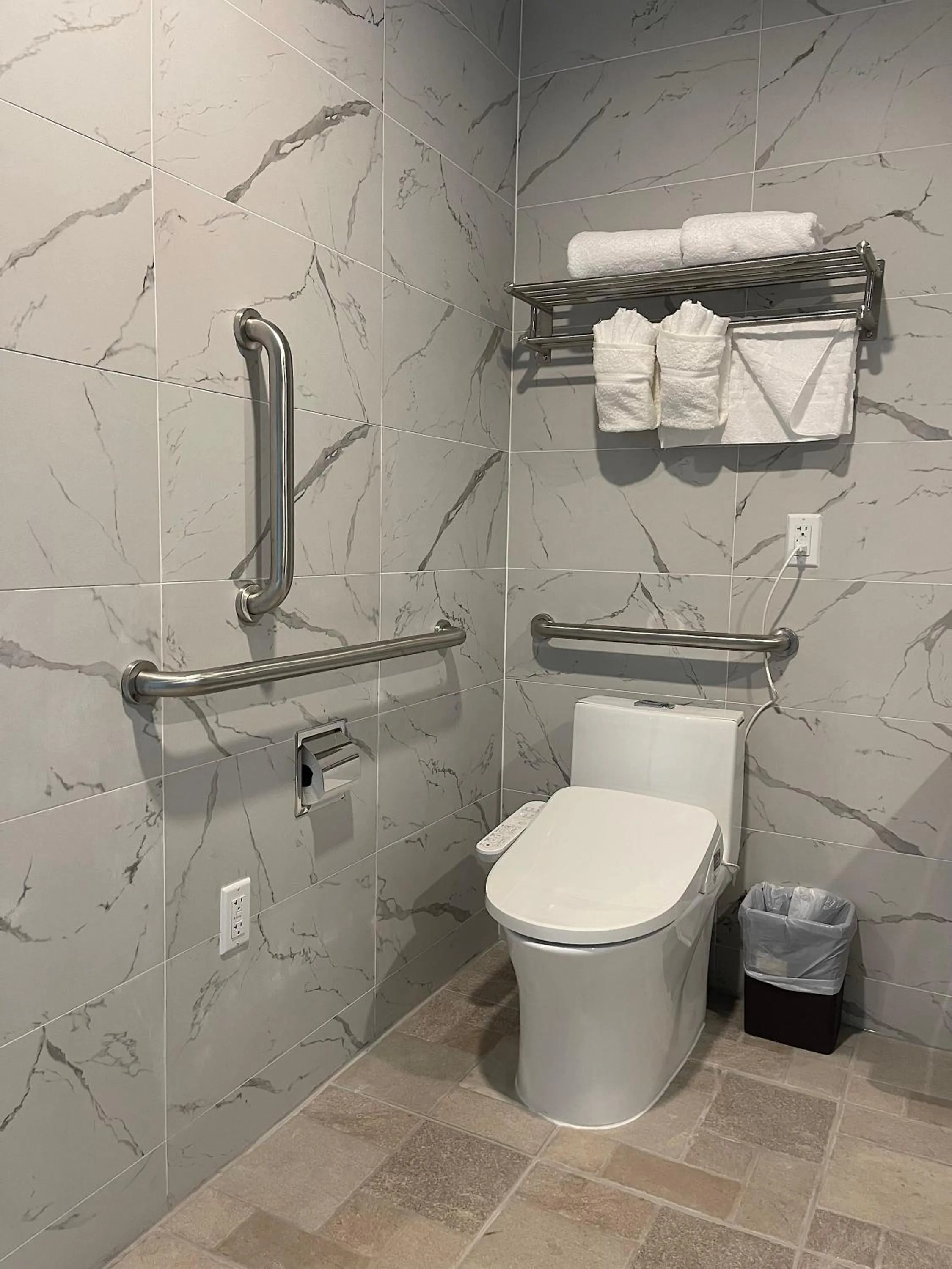 Toilet in Liberty View Brooklyn Hotel