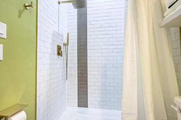 The Oleander Hotel Room 7