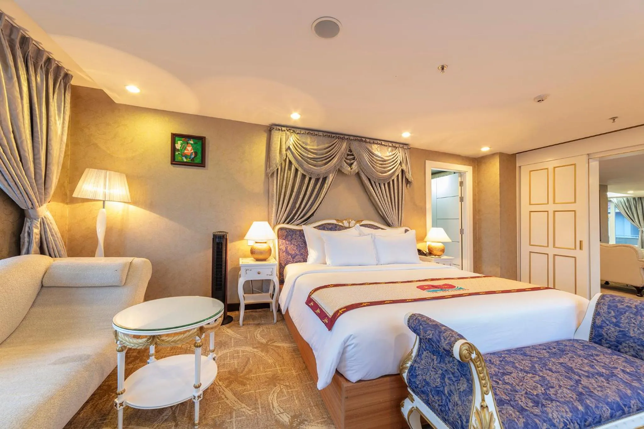 Bedroom, Bed in Vietsovpetro Hotel Dalat