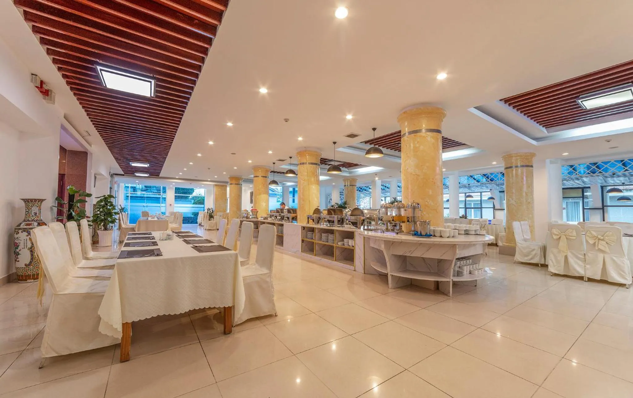 Restaurant/places to eat in Vietsovpetro Hotel Dalat