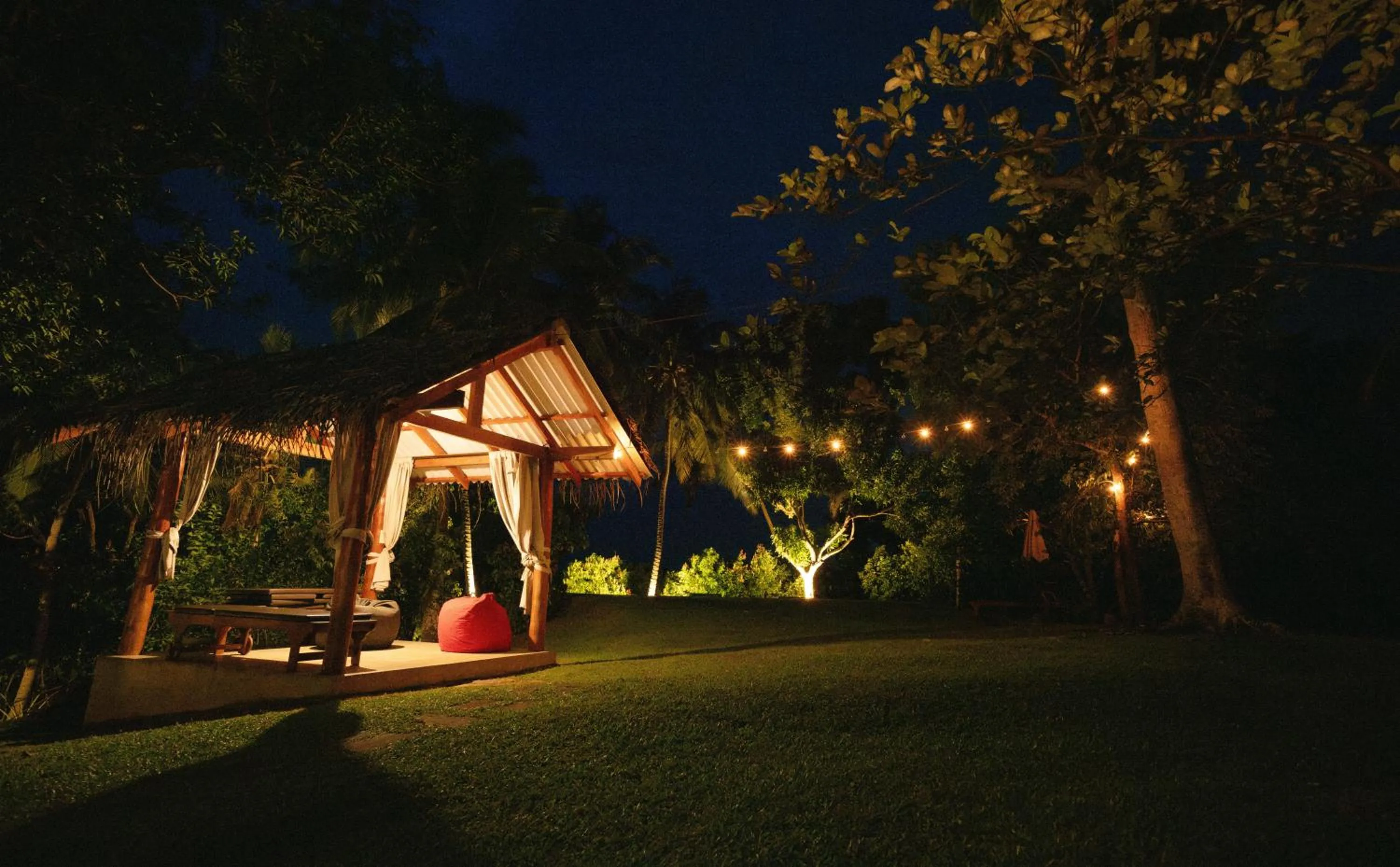 Property building in Serendipity Lake - Hikkaduwa