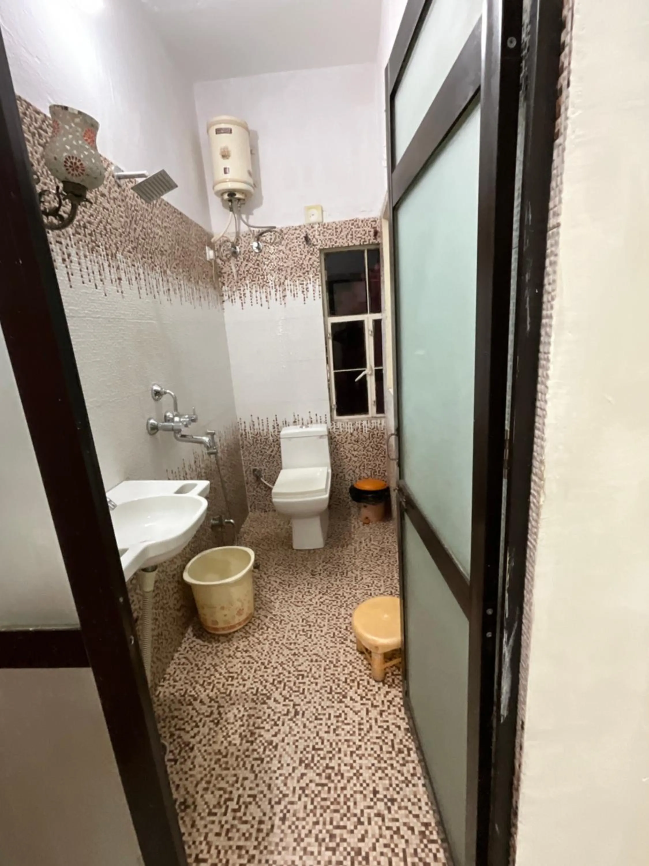 Bathroom in HOTEL HANUMAN GHAT On LAKE PICHOLA