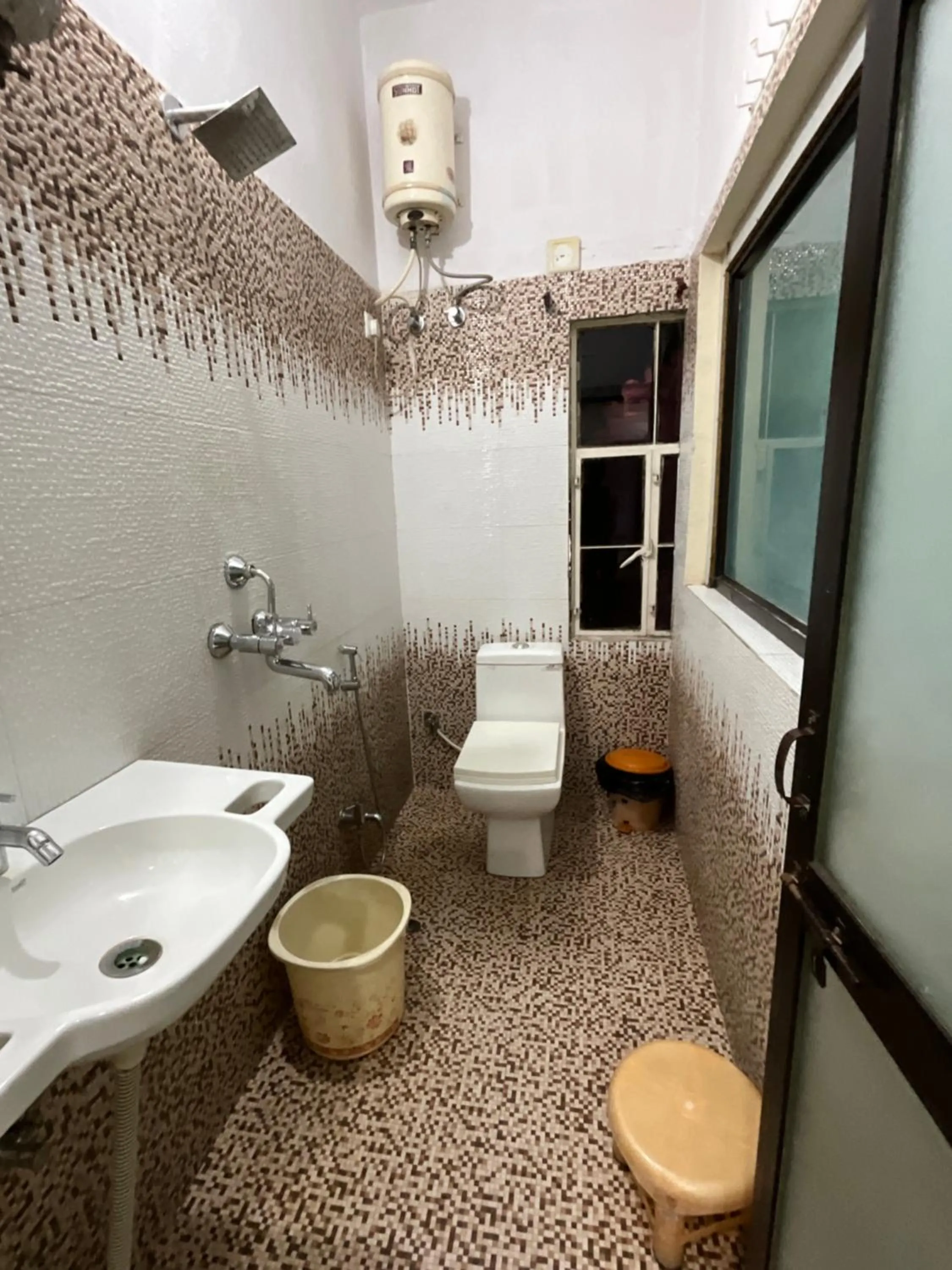 Bathroom in HOTEL HANUMAN GHAT On LAKE PICHOLA