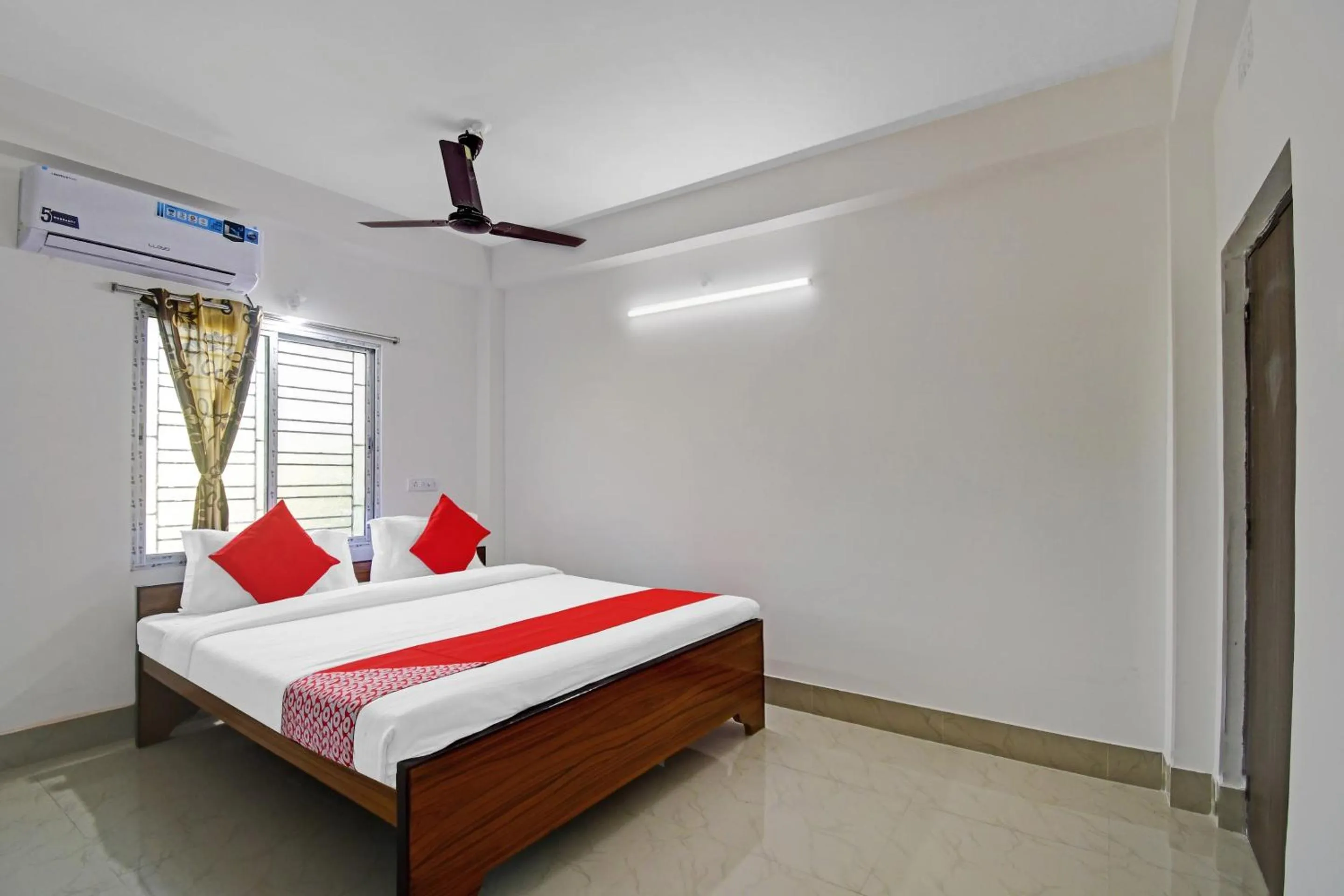 Bedroom, Bed in Super Hotel O Grand Eden