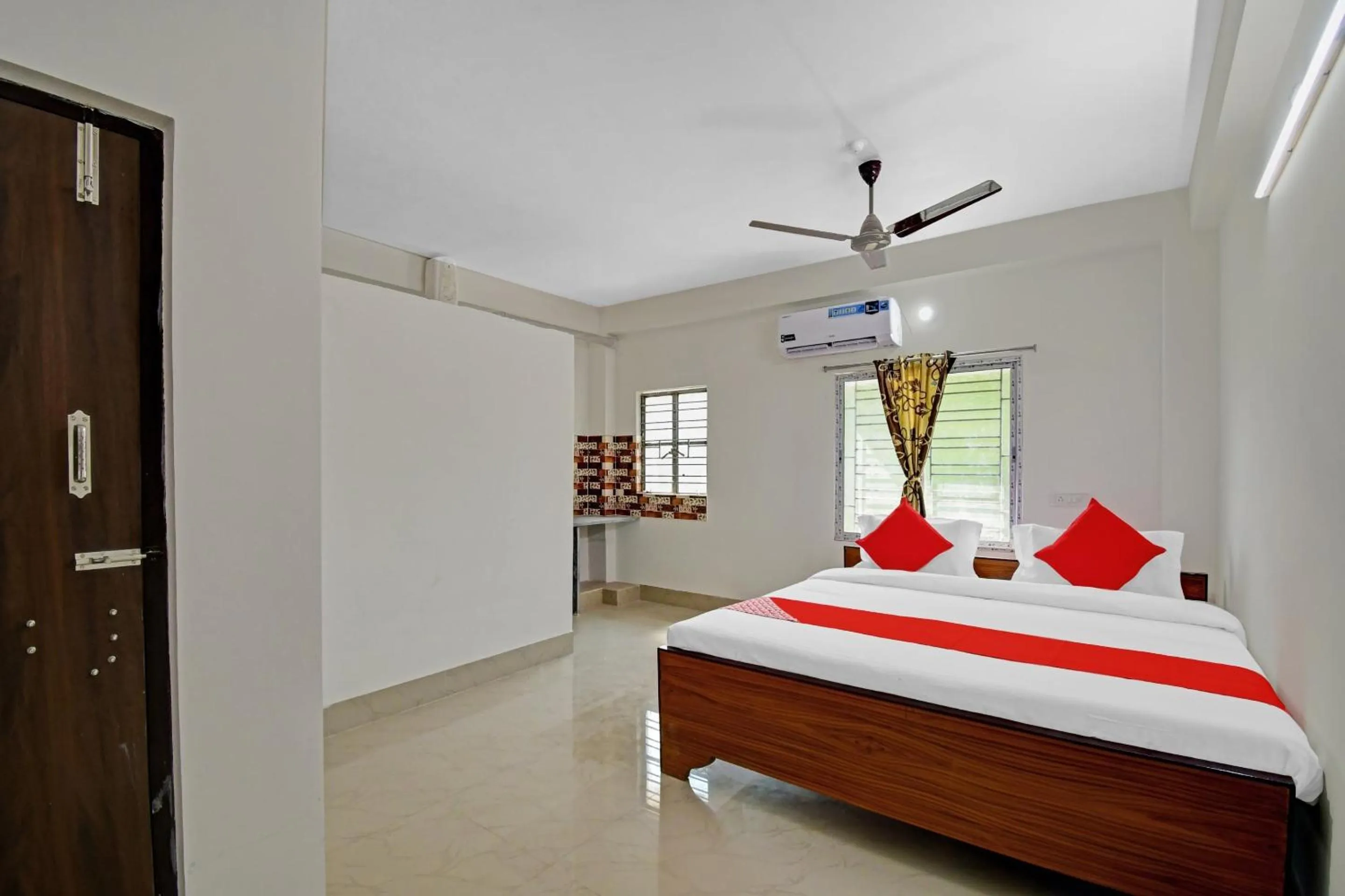 Bedroom, Bed in Super Hotel O Grand Eden