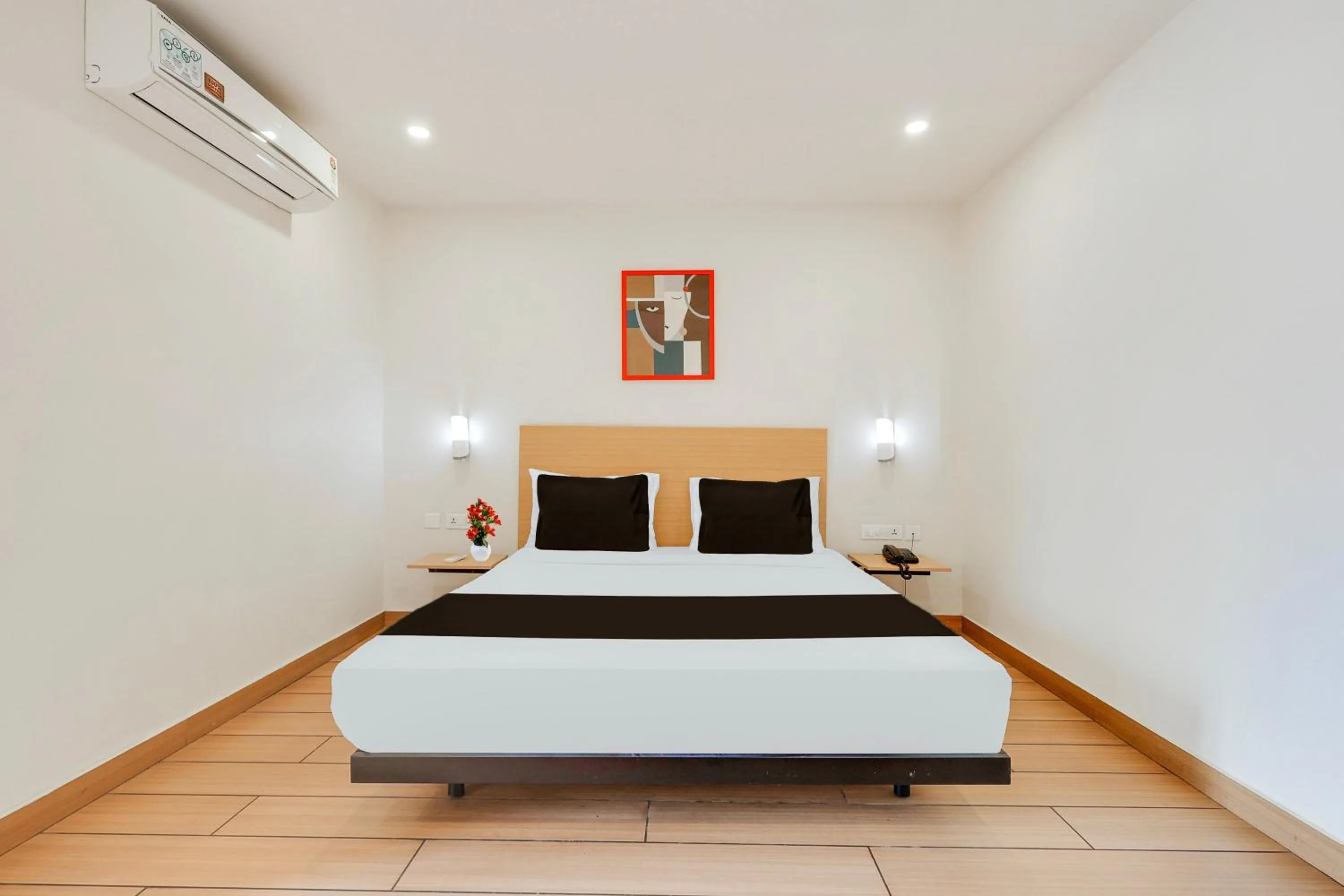 Bedroom, Bed in Super Townhouse Visakhapatnam