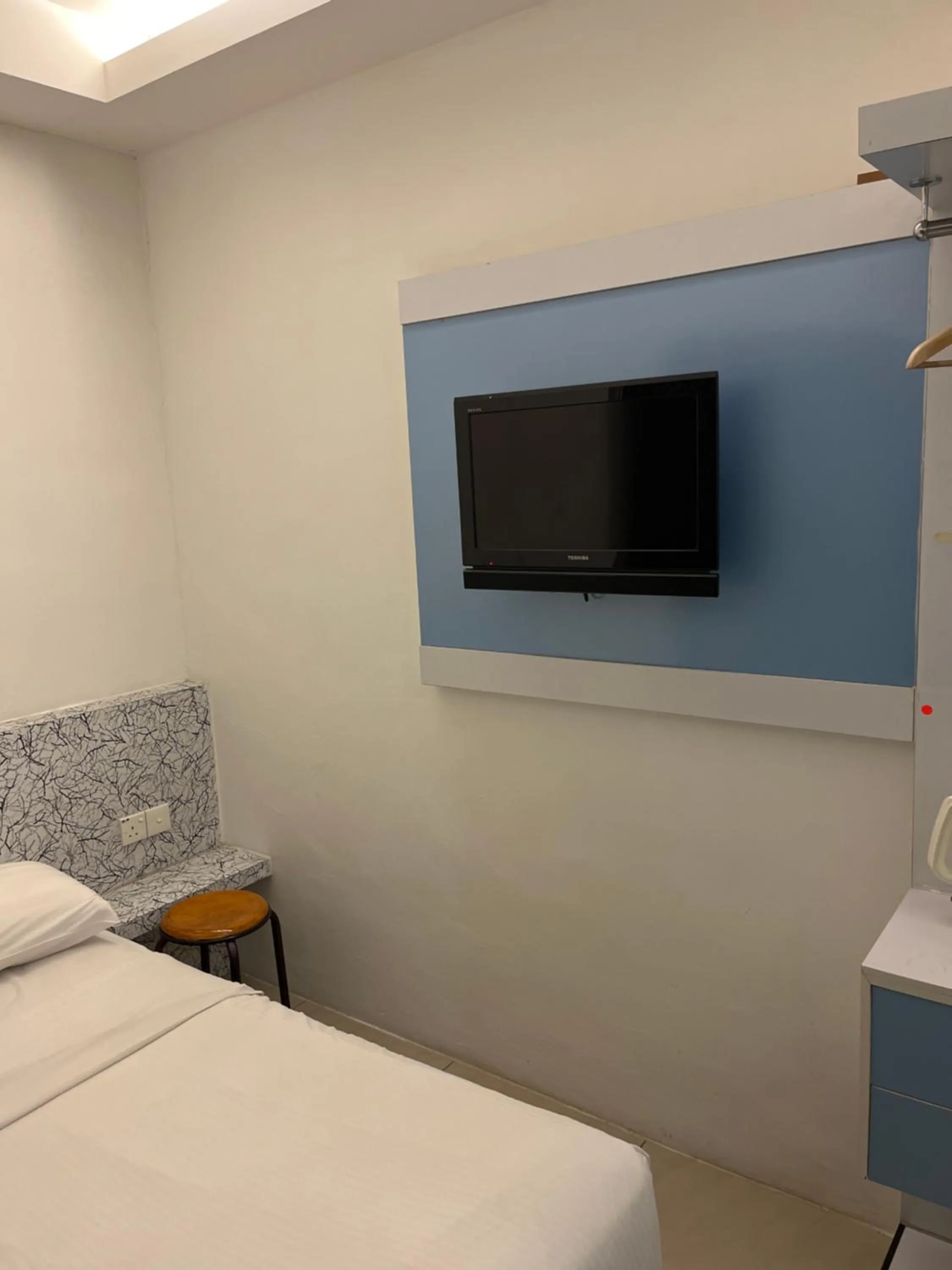 TV and multimedia, Bed in Coastline Hotel