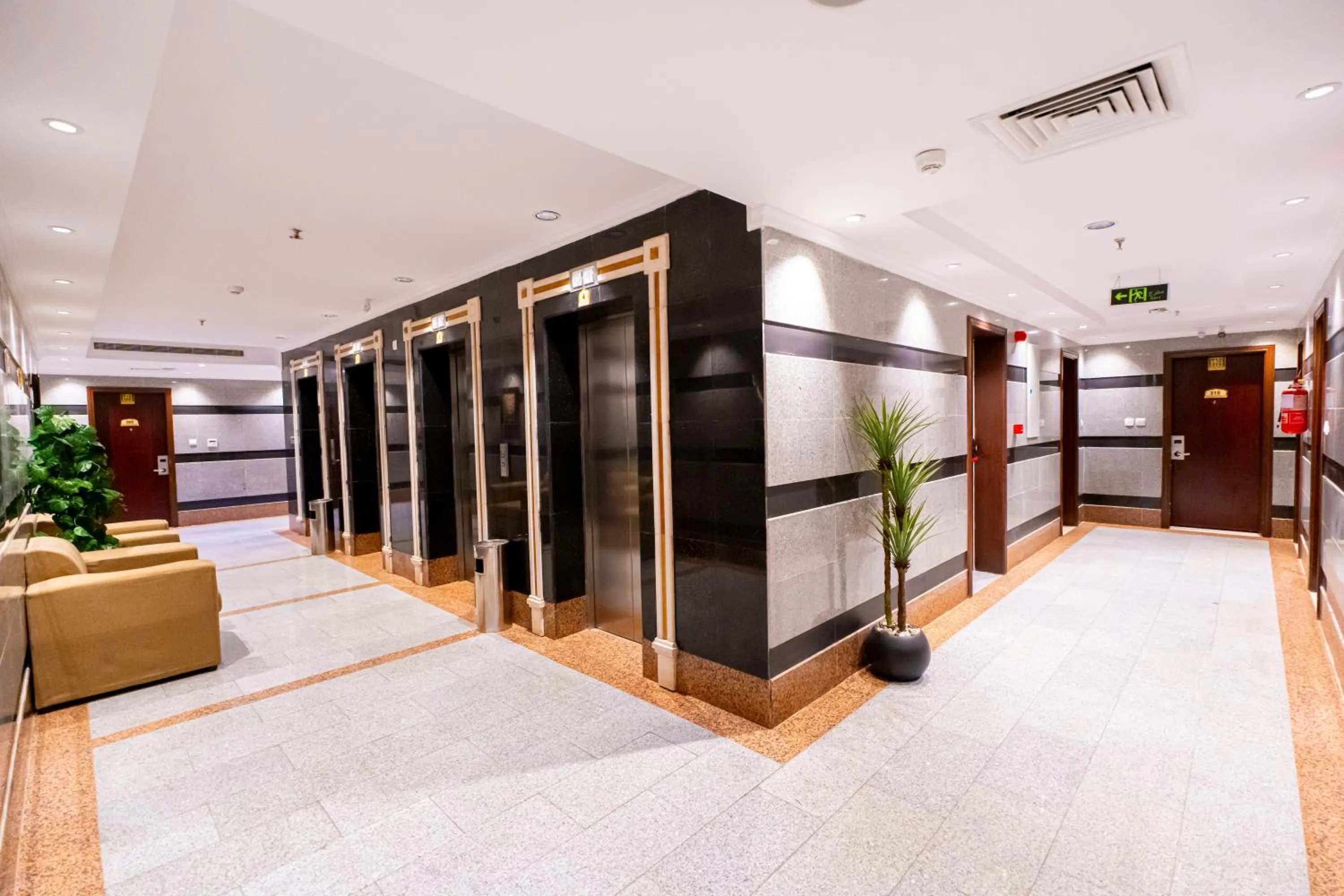 elevator in Al Kiram Hotel Al Azizia