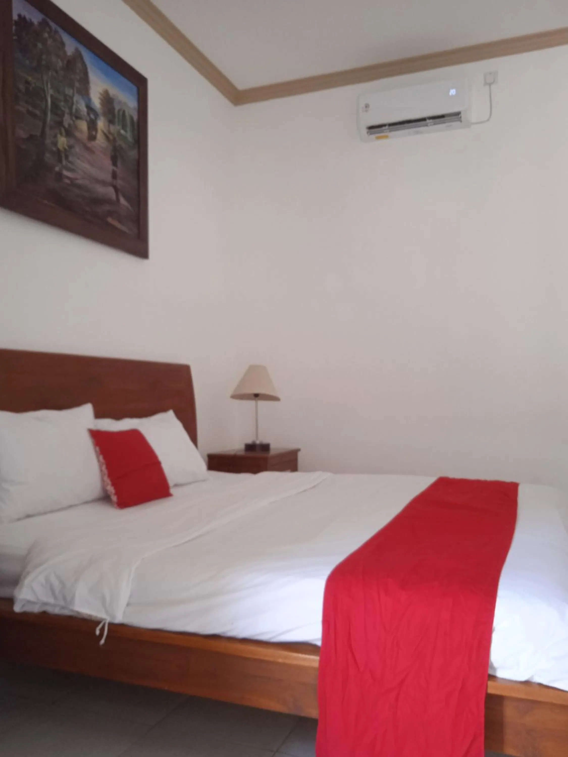 Bedroom, Bed in family house hotel kuta