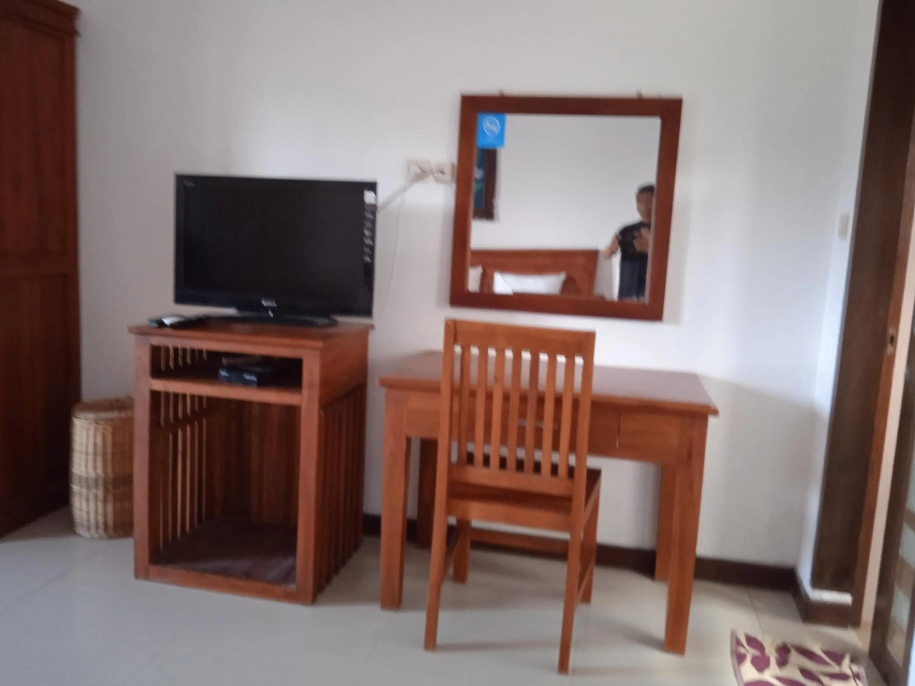 TV and multimedia in family house hotel kuta