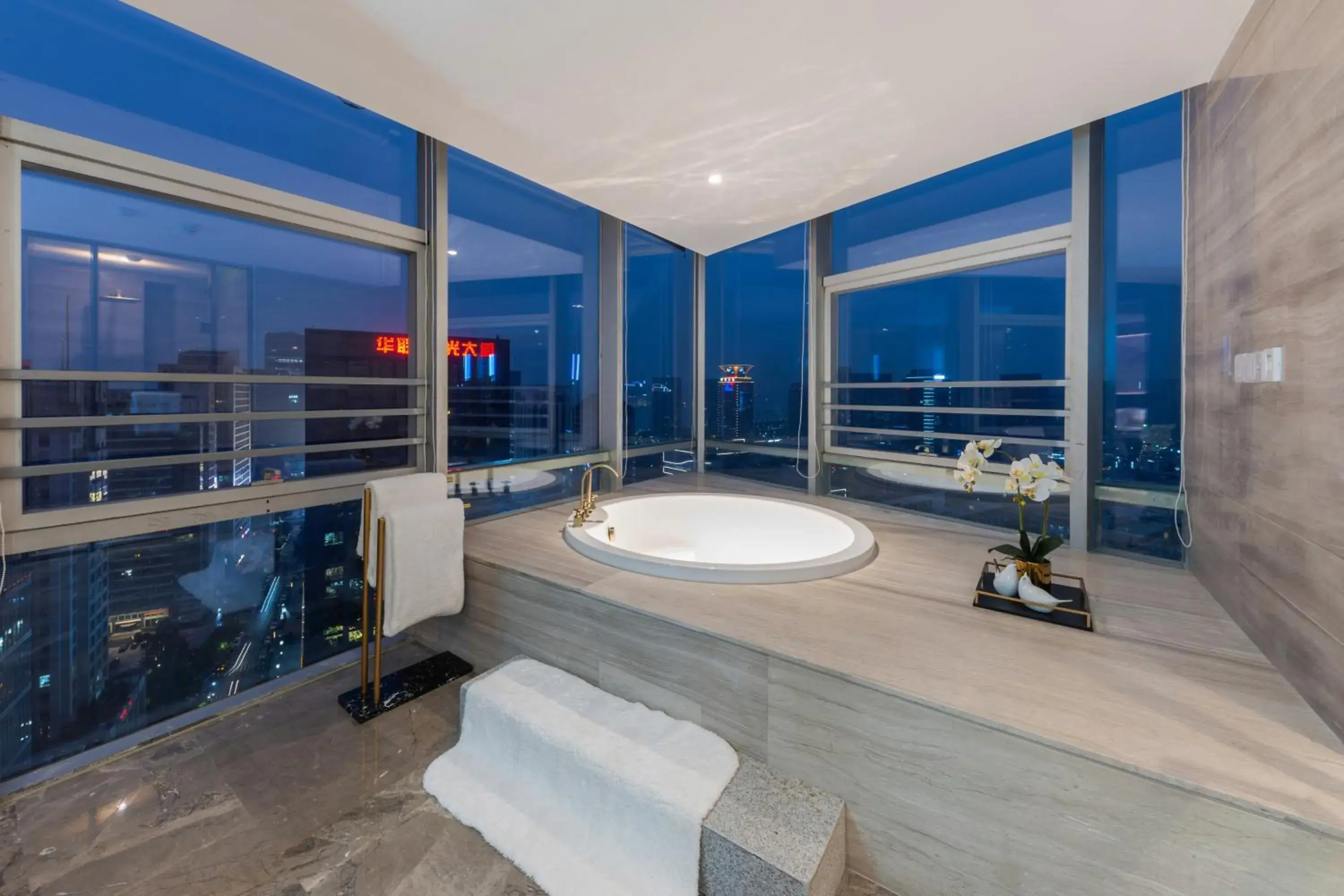 Suite with City View - single occupancy in New Century Hotel Qianchao Hangzhou Suite with City View - single occupancy in New Century Hotel Qianchao Hangzhou