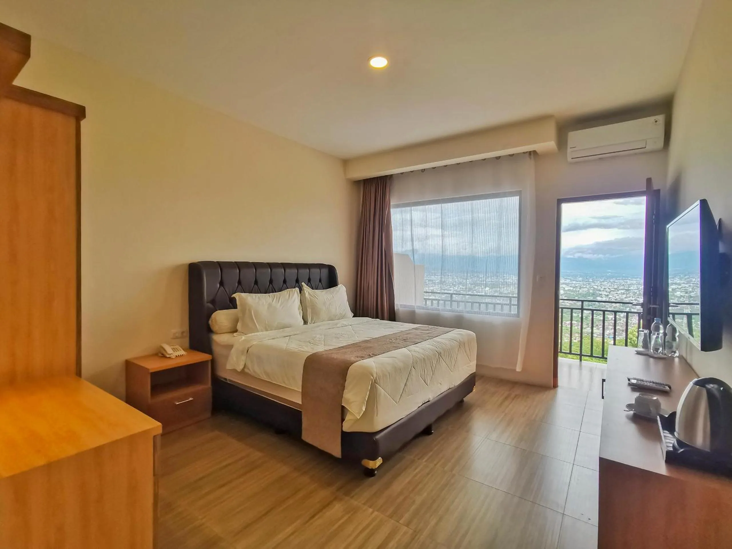 Bed in Bukit Indah Doda Hotel & Resorts
