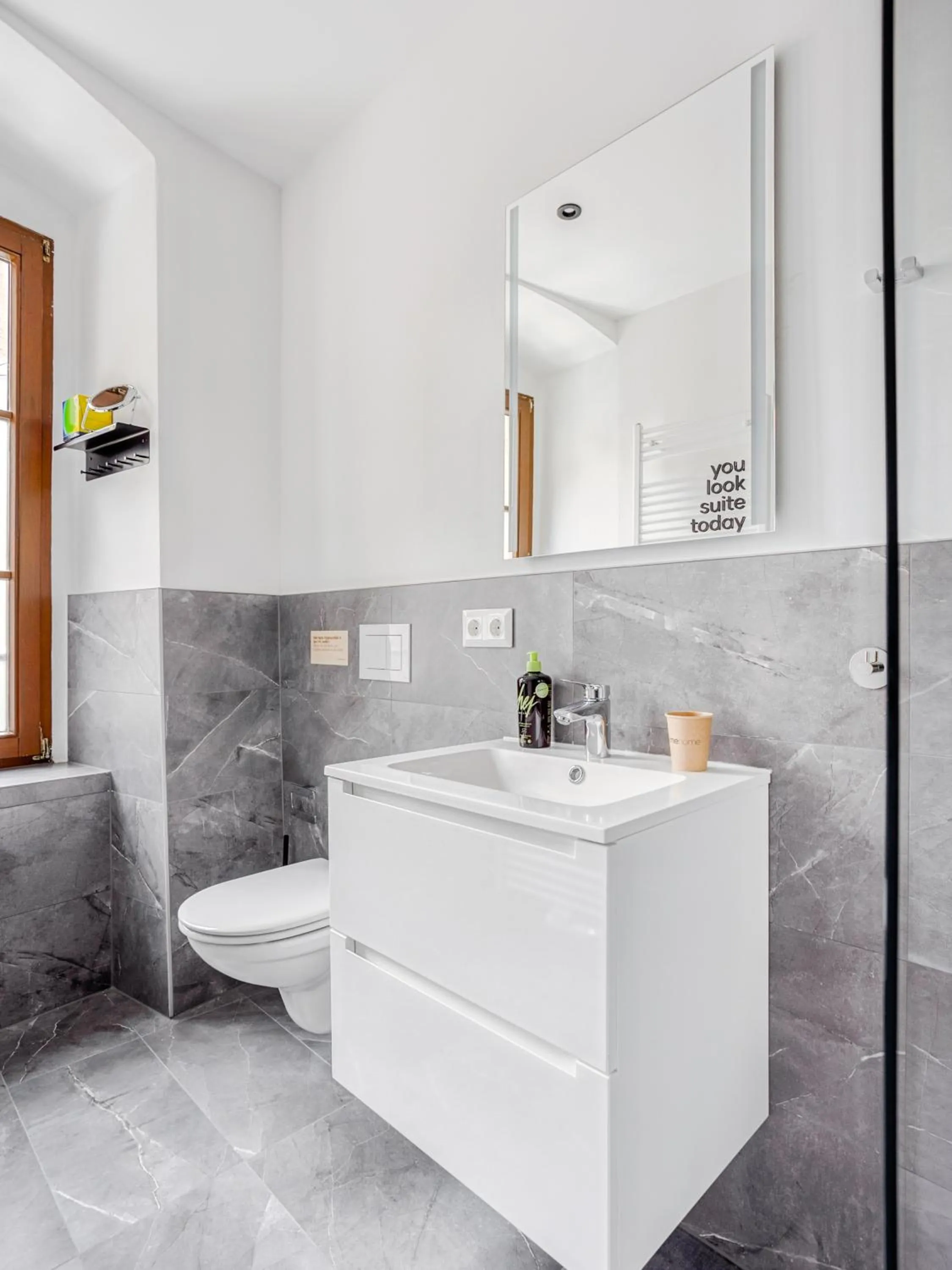 Bathroom in Limehome Zwickau Hauptmarkt