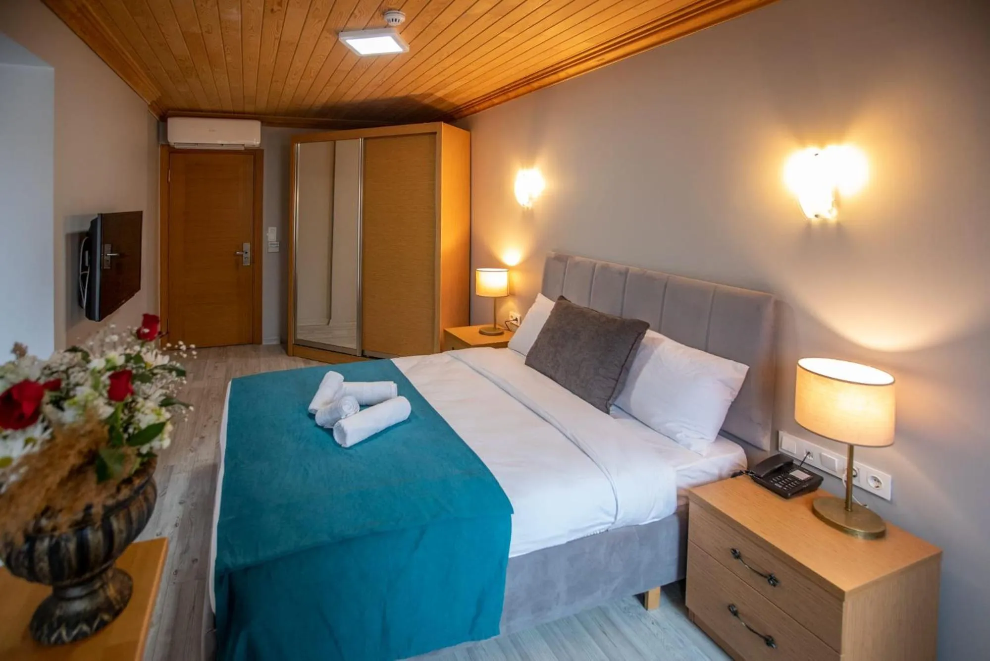 Photo of the whole room, Bed in TAXIM 34 Hotel İstanbul