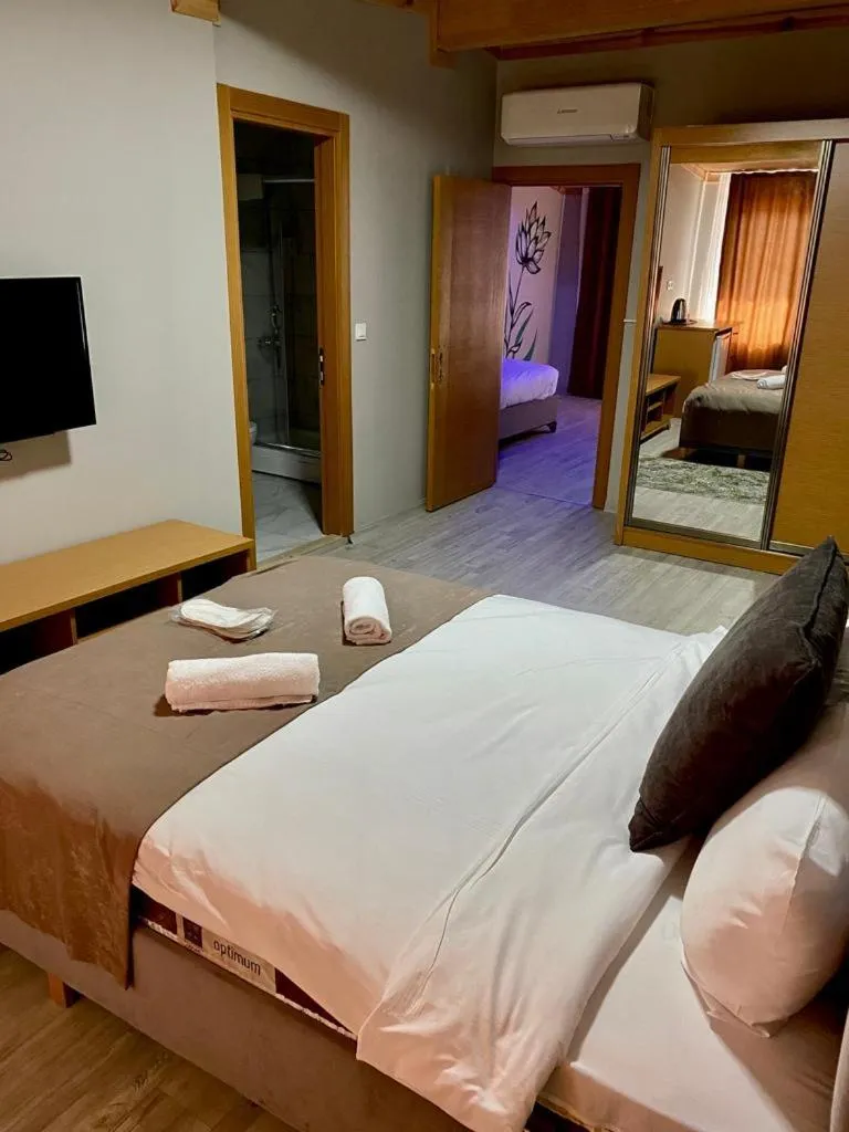 Bedroom, Bed in TAXIM 34 Hotel İstanbul