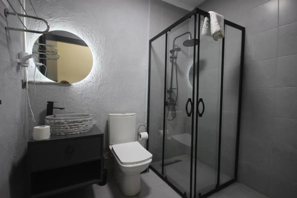 Shower in TAXIM 34 Hotel İstanbul