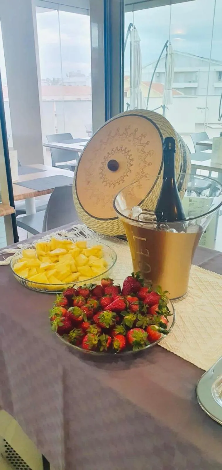 Buffet breakfast in Alma di Alghero Hotel